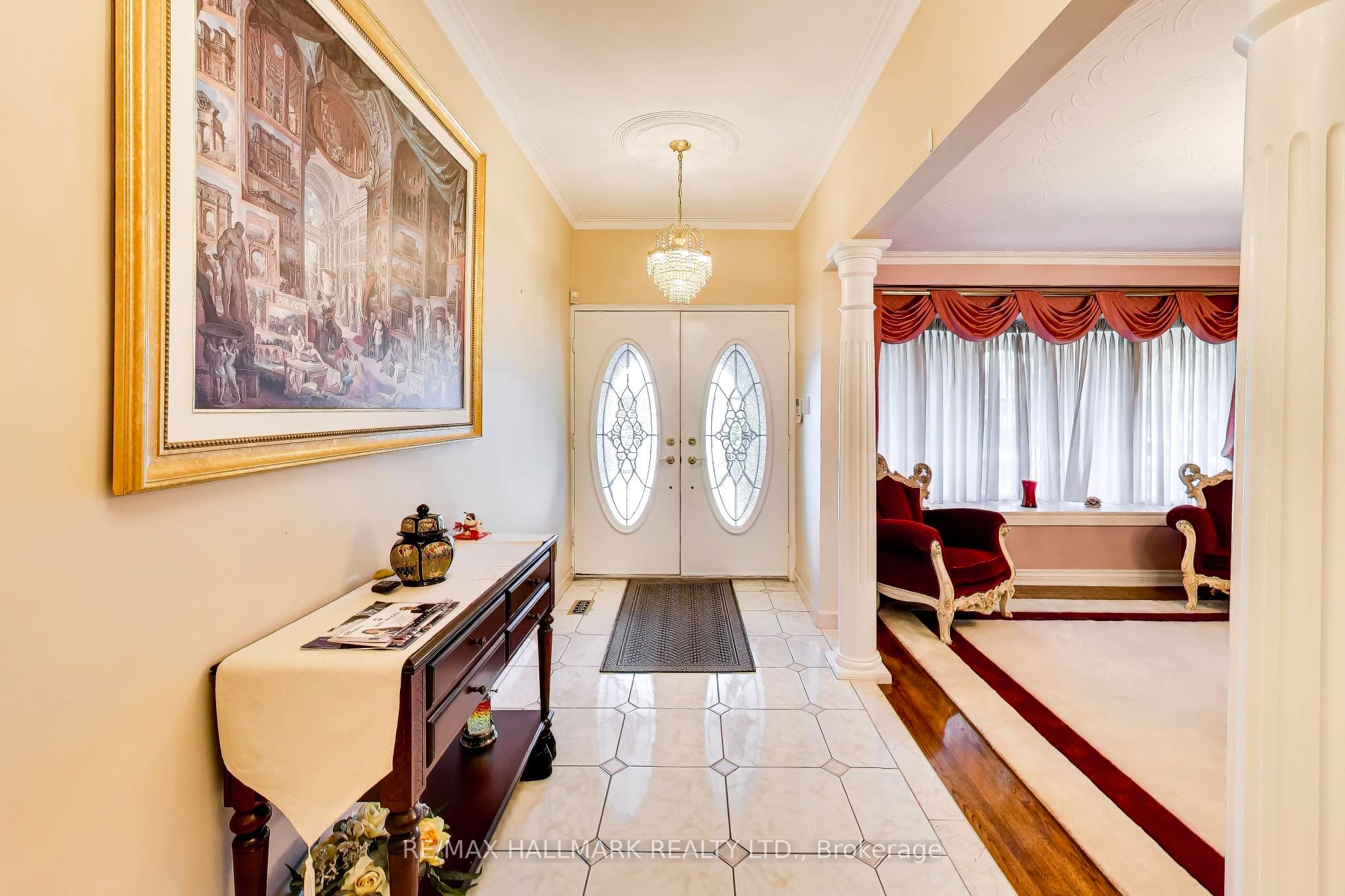 5 Byworth Boulevard Property Photo 4