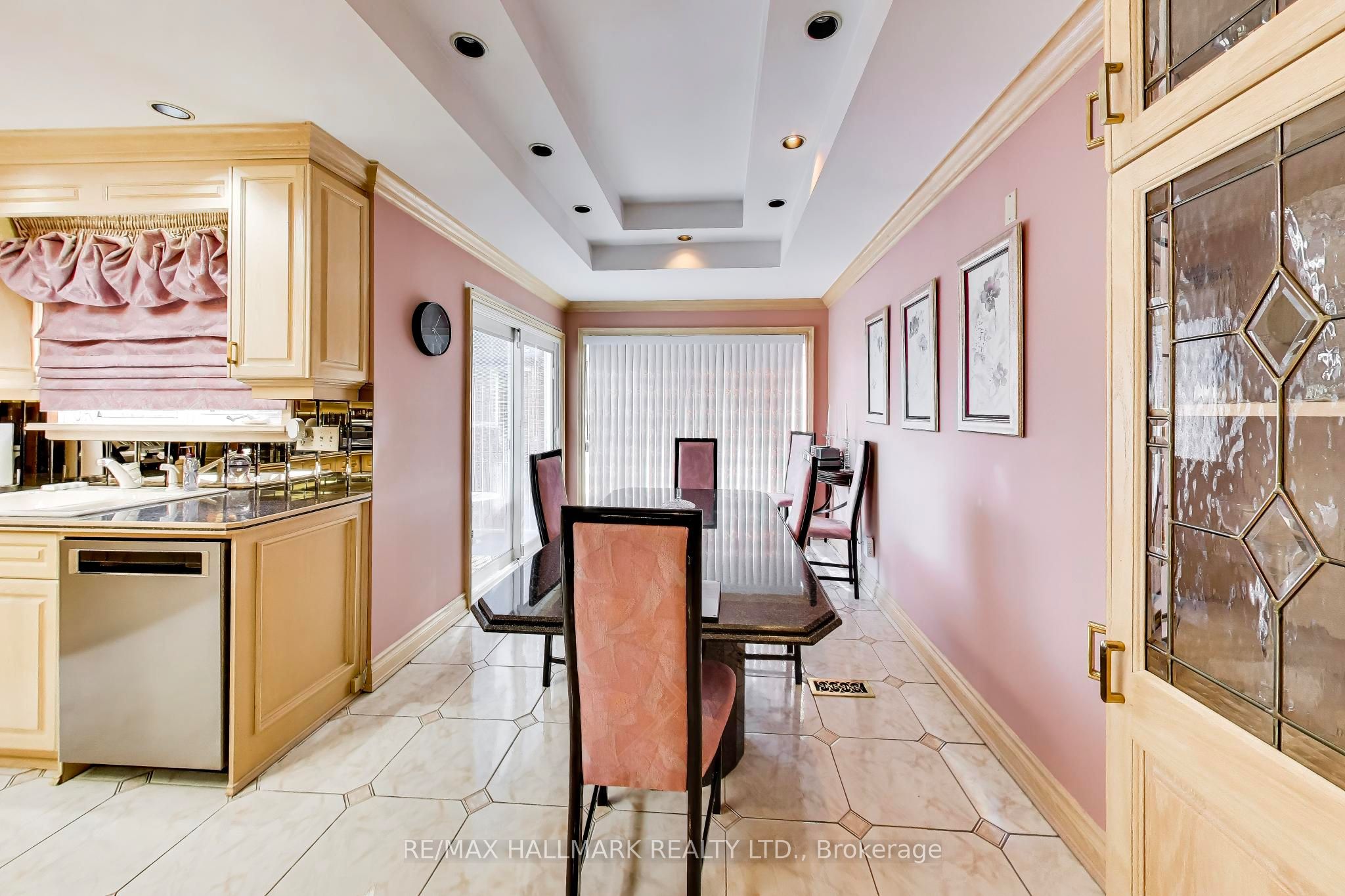 5 Byworth Boulevard Property Photo 13