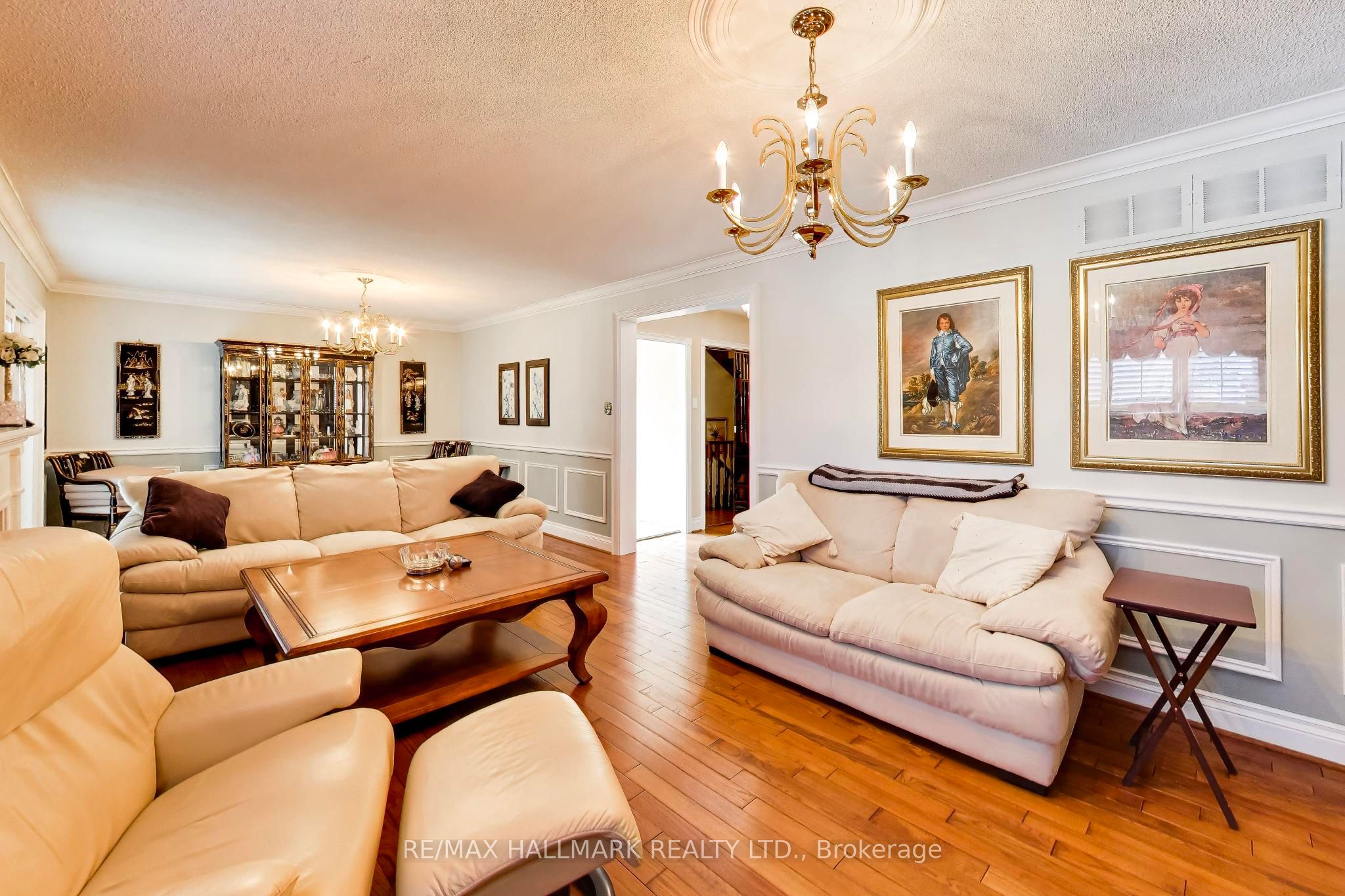 5 Byworth Boulevard Property Photo 16