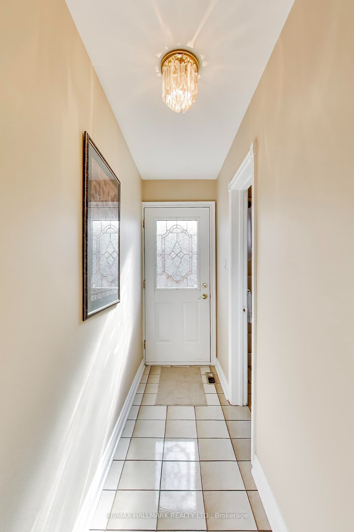 5 Byworth Boulevard Property Photo 21