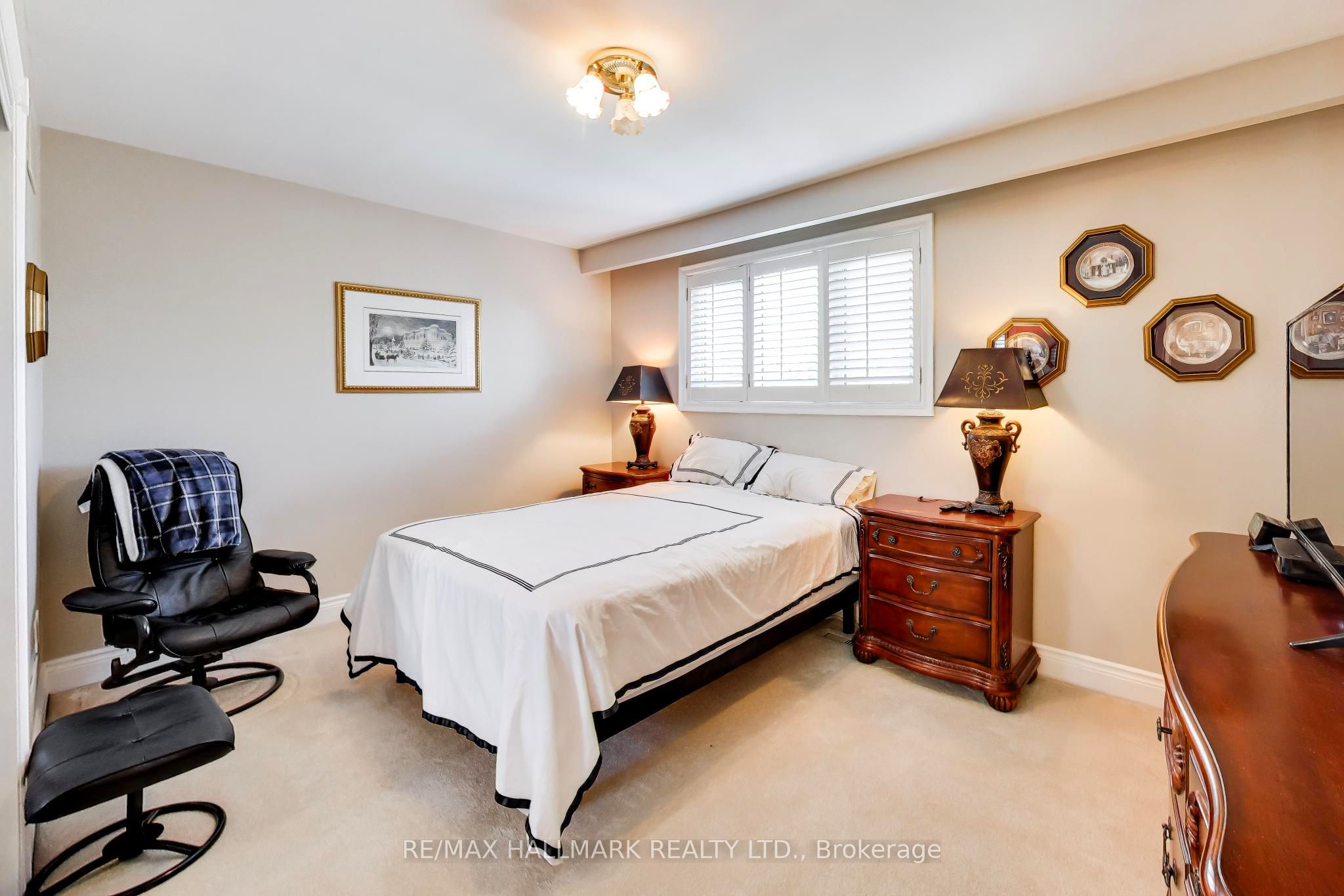 5 Byworth Boulevard Property Photo 24