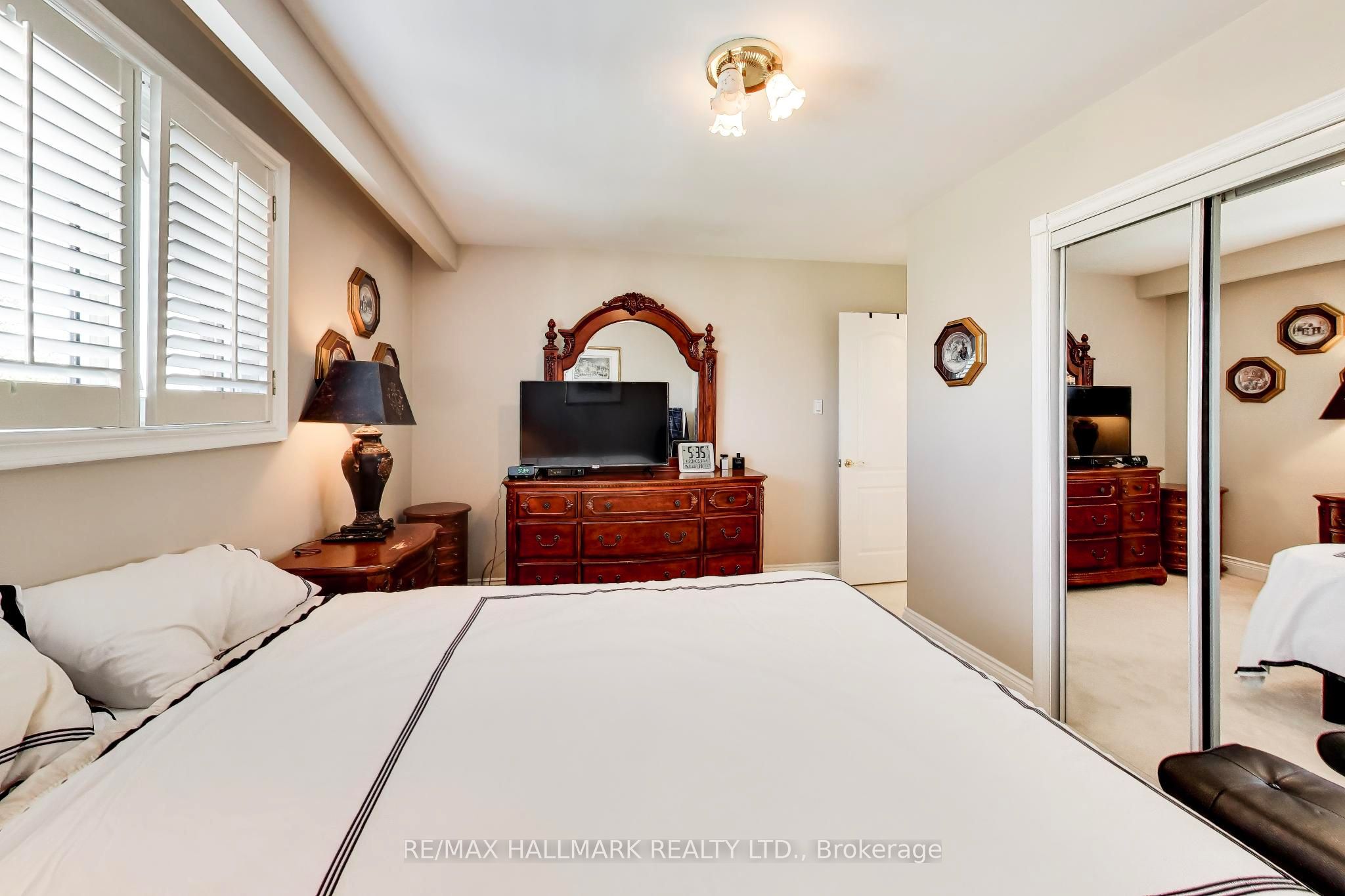 5 Byworth Boulevard Property Photo 25