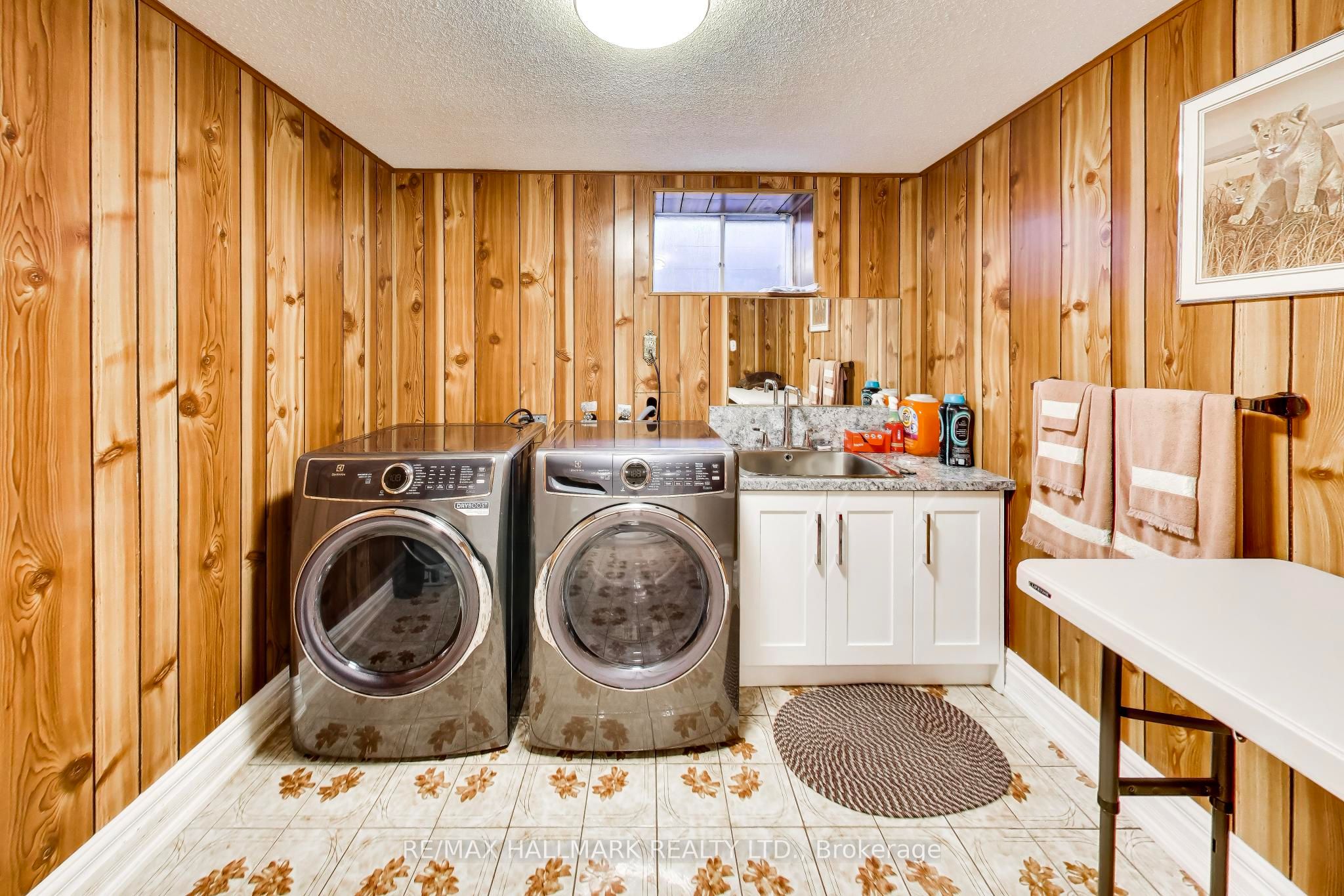 5 Byworth Boulevard Property Photo 37