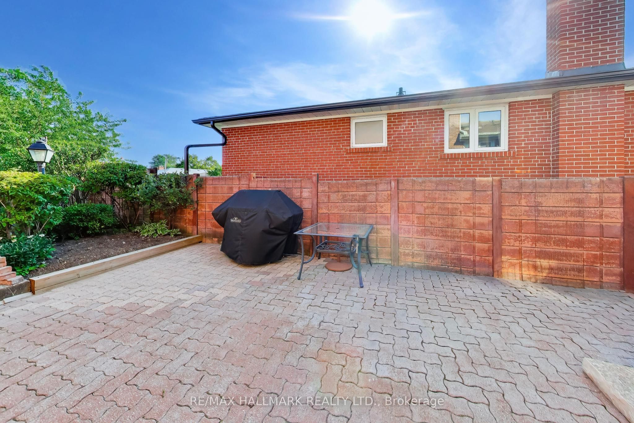 5 Byworth Boulevard Property Photo 45