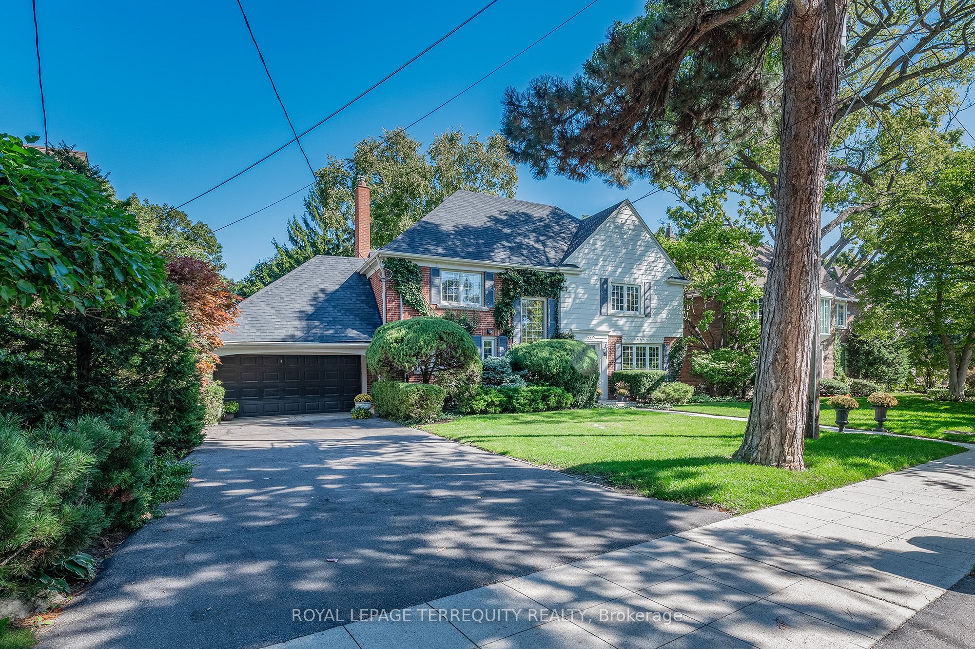 223 Riverside Drive Property Photo 2