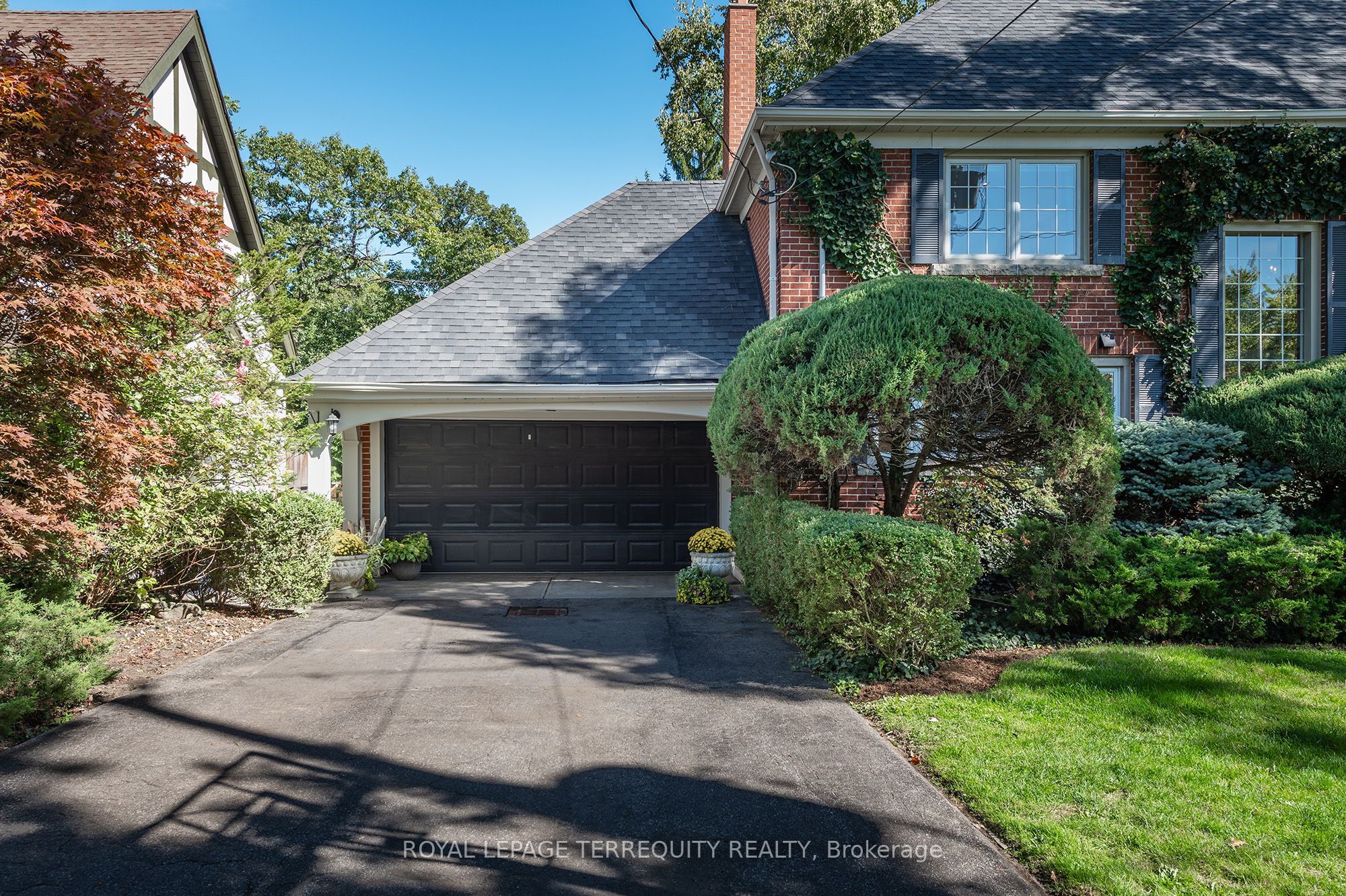 223 Riverside Drive Property Photo 3