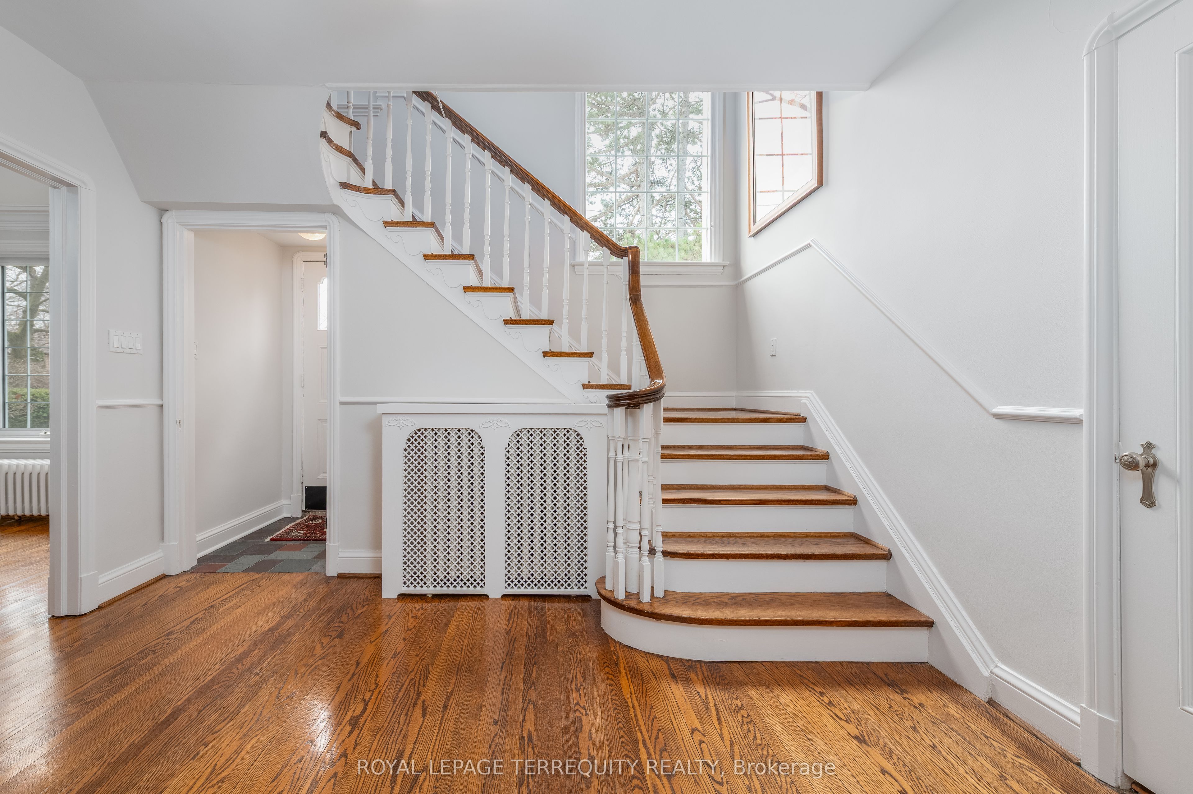 223 Riverside Drive Property Photo 6