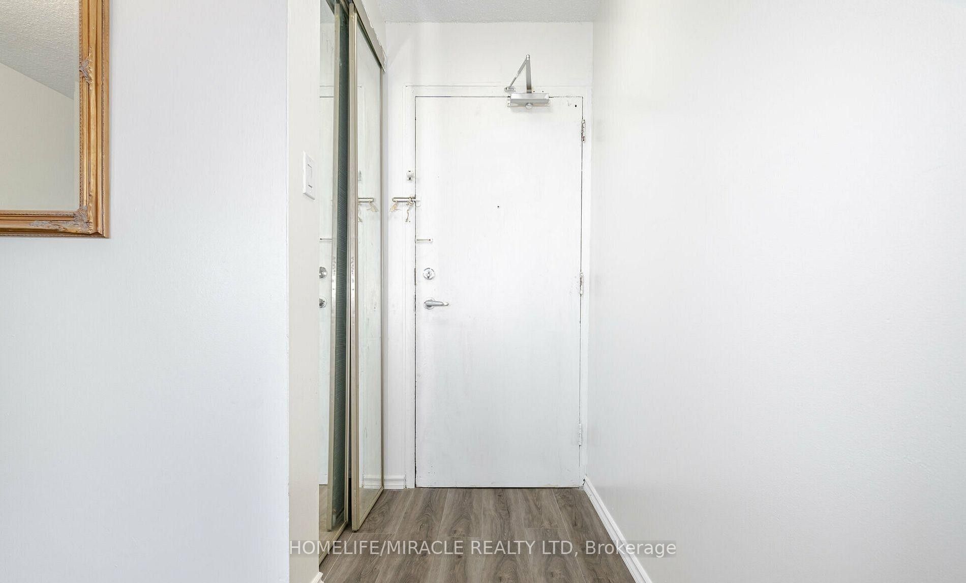 4673 Jane Street 517 Property Photo 3