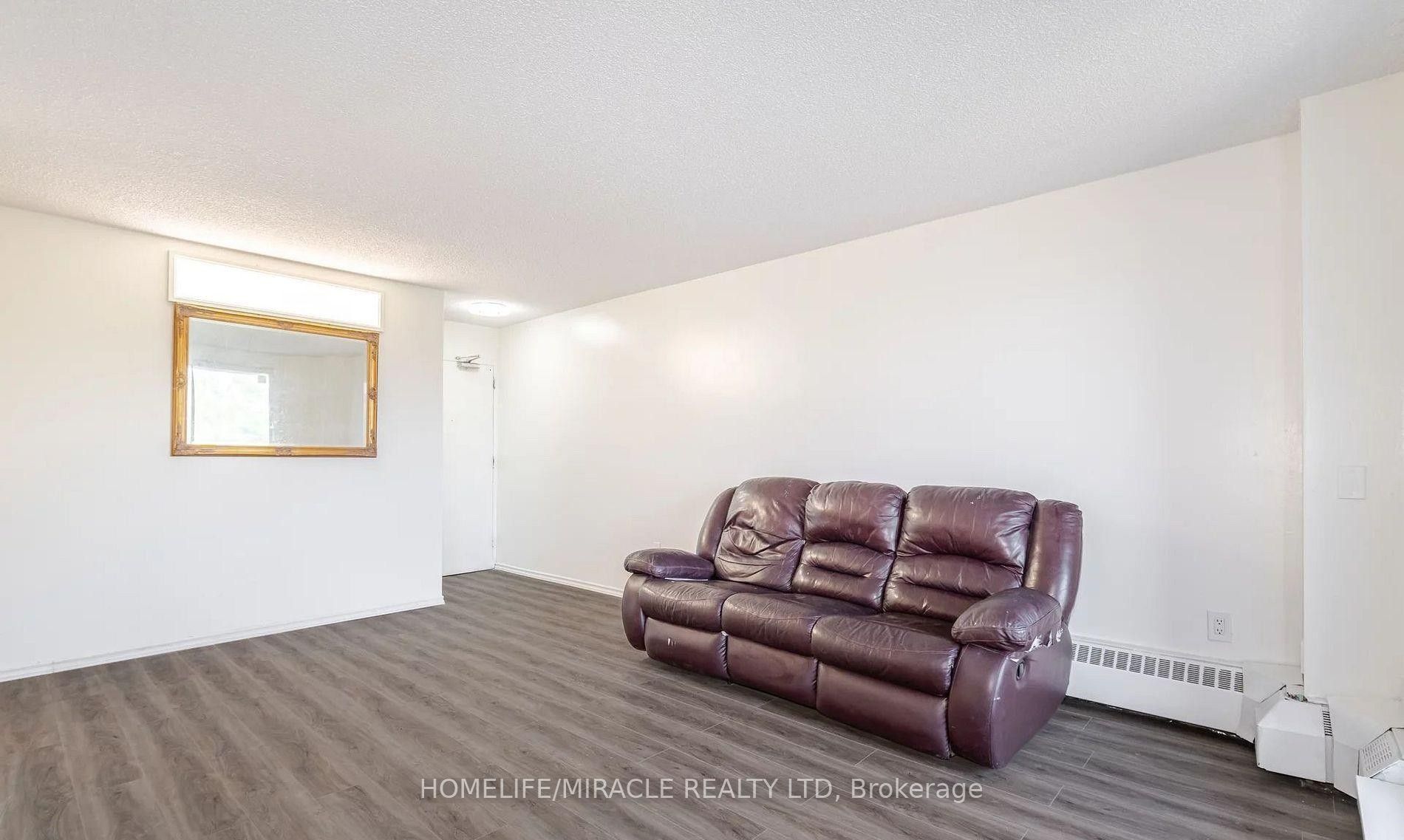 4673 Jane Street 517 Property Photo 5