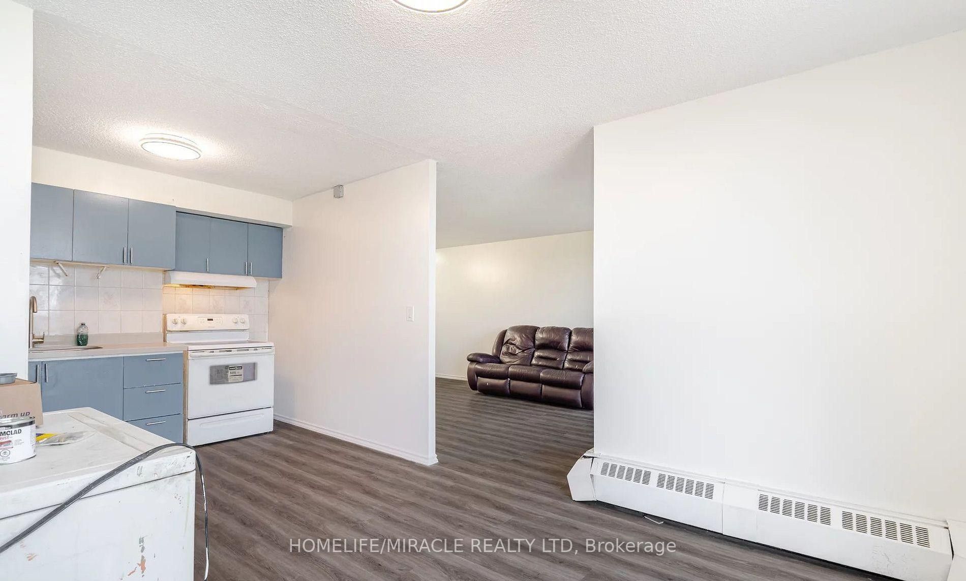 4673 Jane Street 517 Property Photo 6