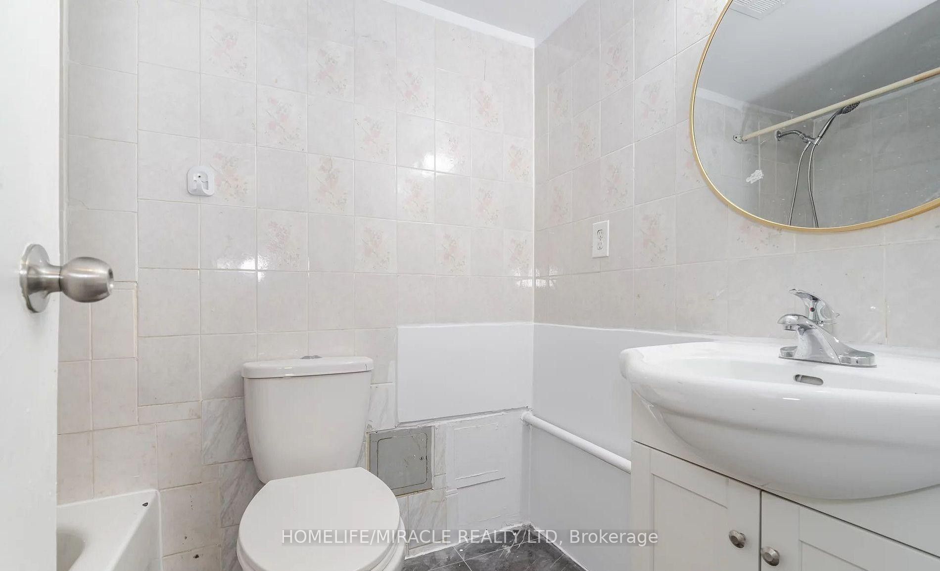 4673 Jane Street 517 Property Photo 11