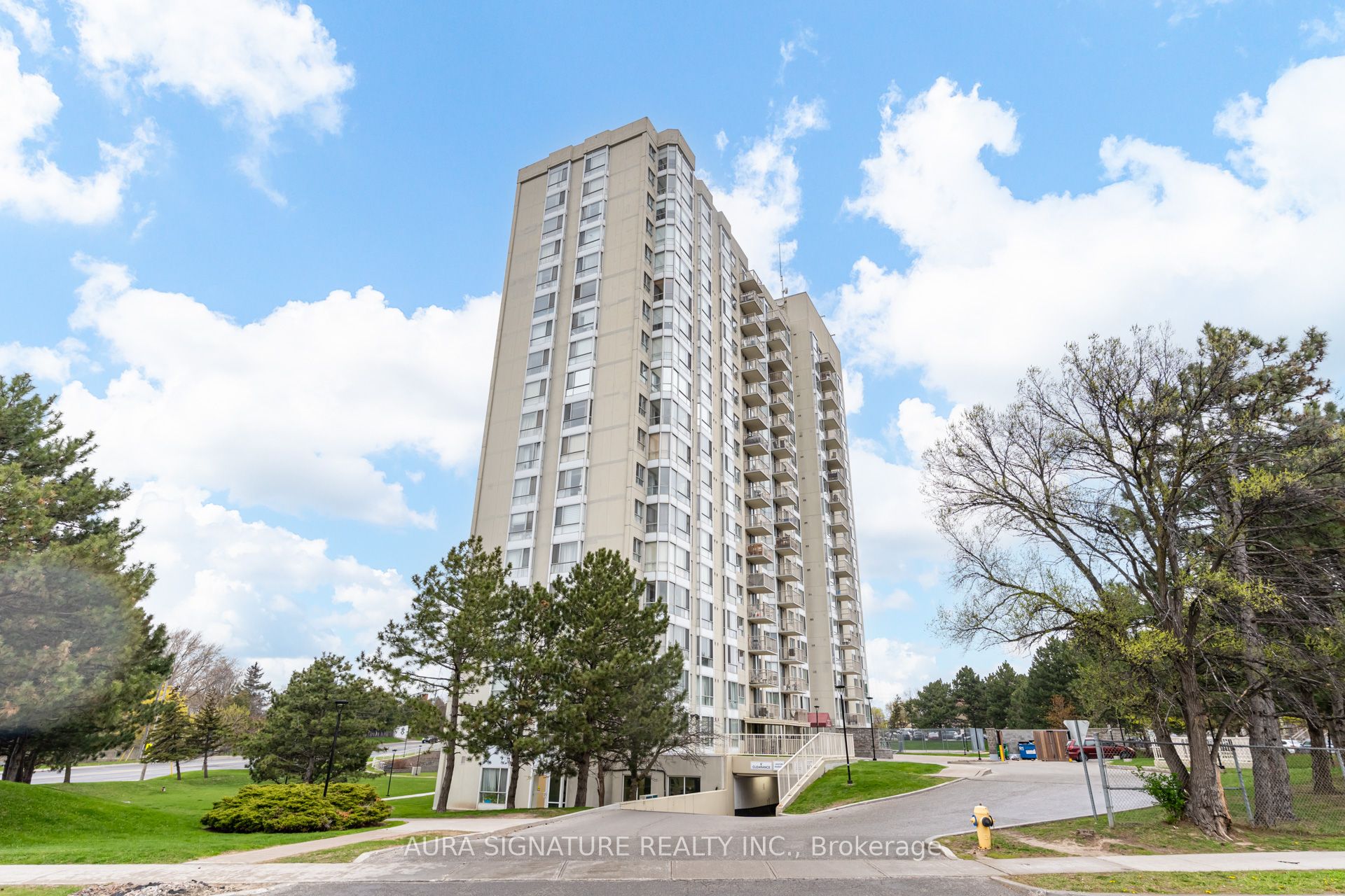 3077 Weston Road 401