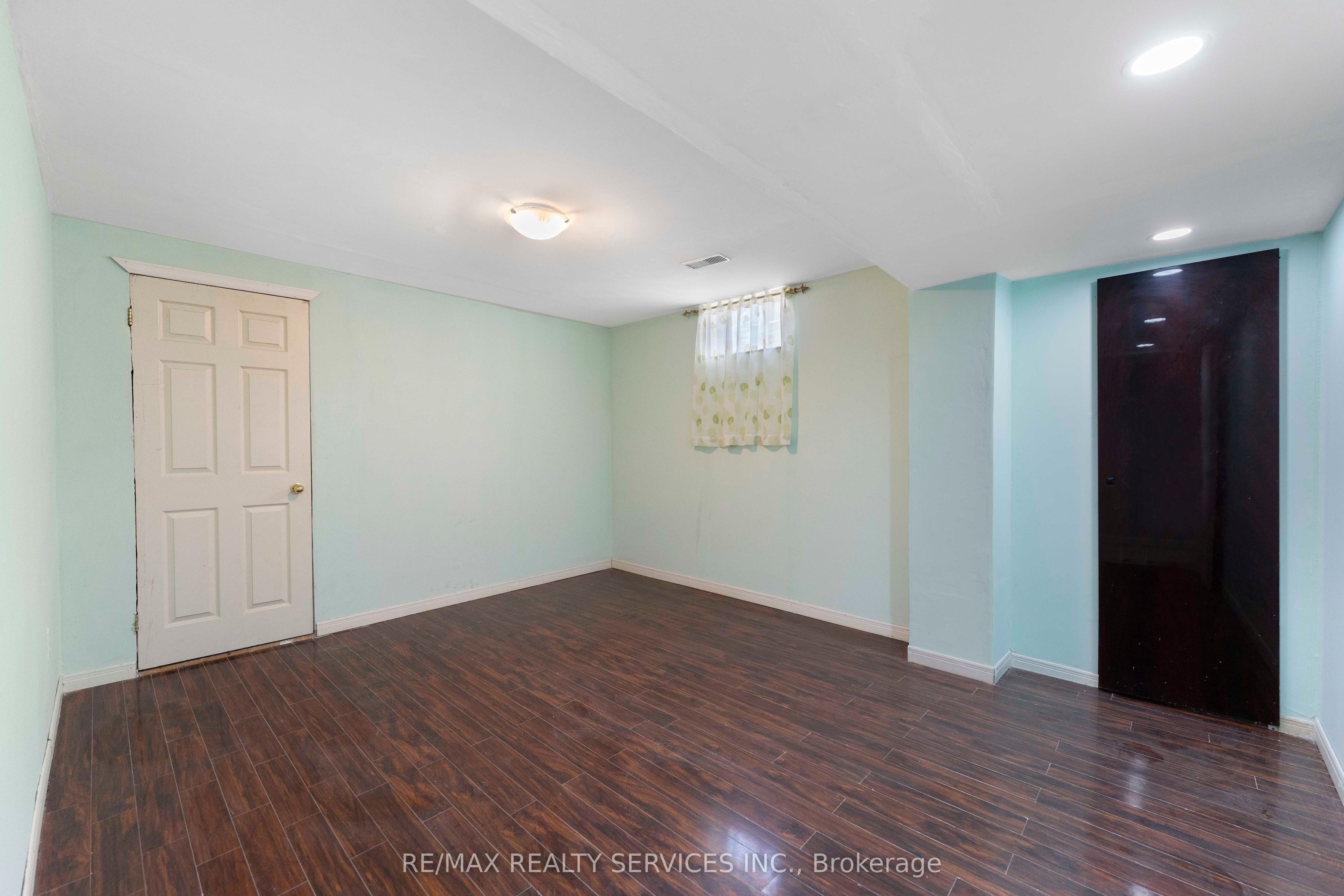3696 Waterfall Crescent Property Photo 45