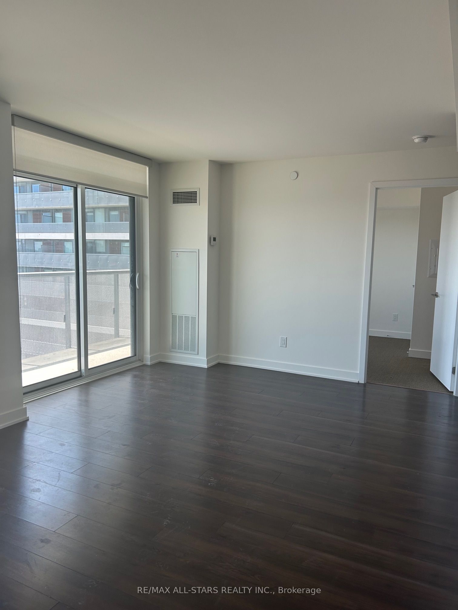 160 Flemington Road 1004 Property Photo 9