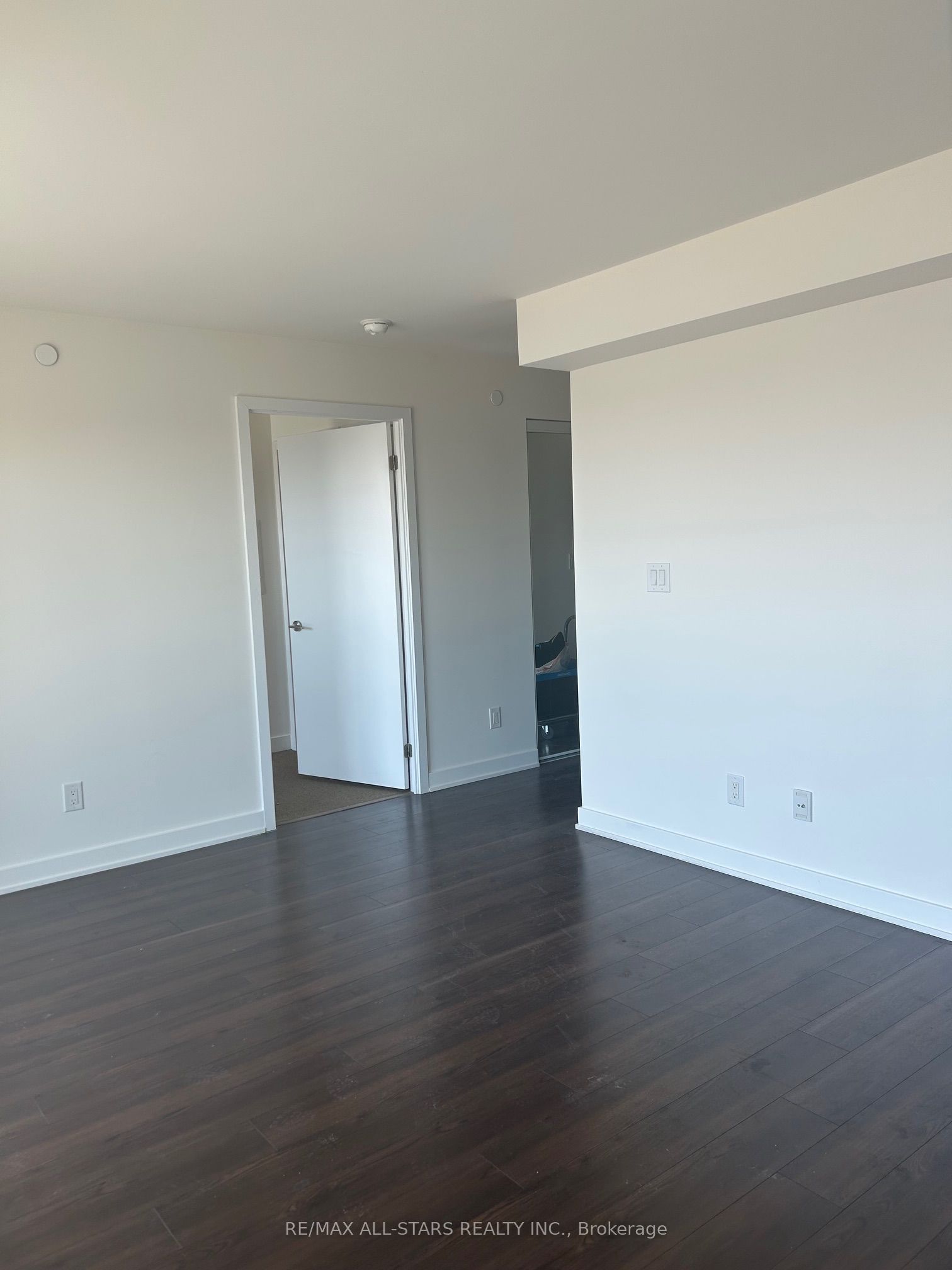 160 Flemington Road 1004 Property Photo 12
