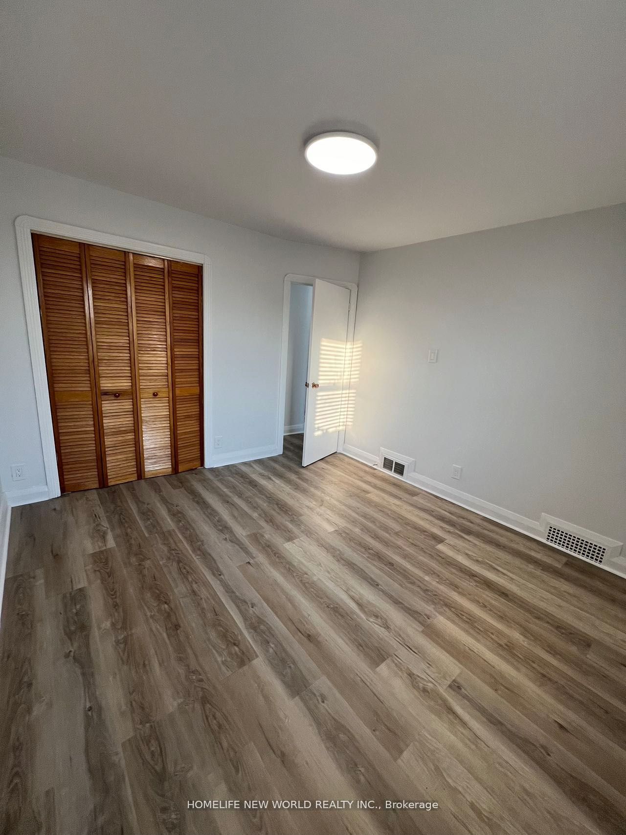 354 Kane Avenue Main Property Photo 15