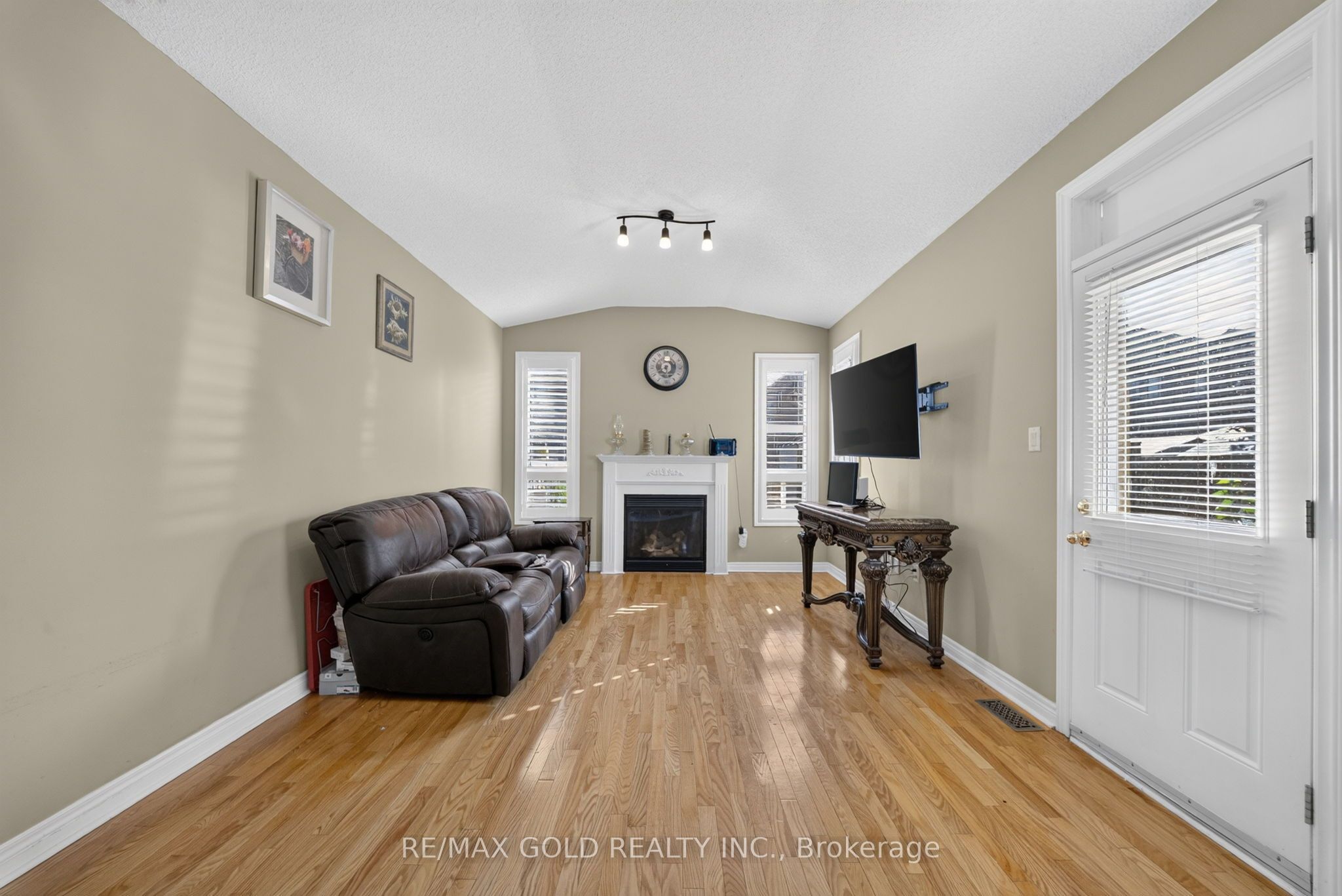 104 Everingham Circle Property Photo 12