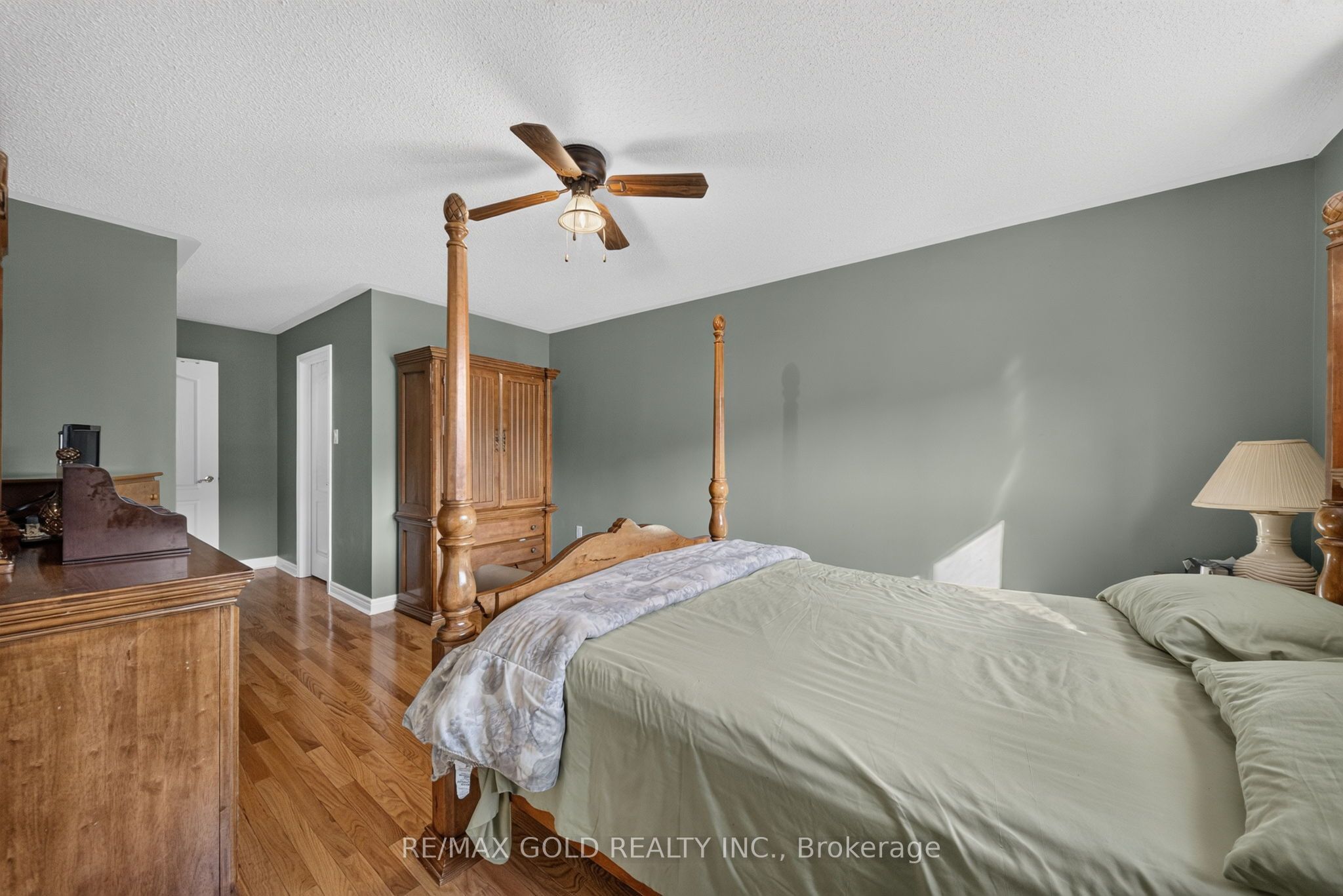 104 Everingham Circle Property Photo 24