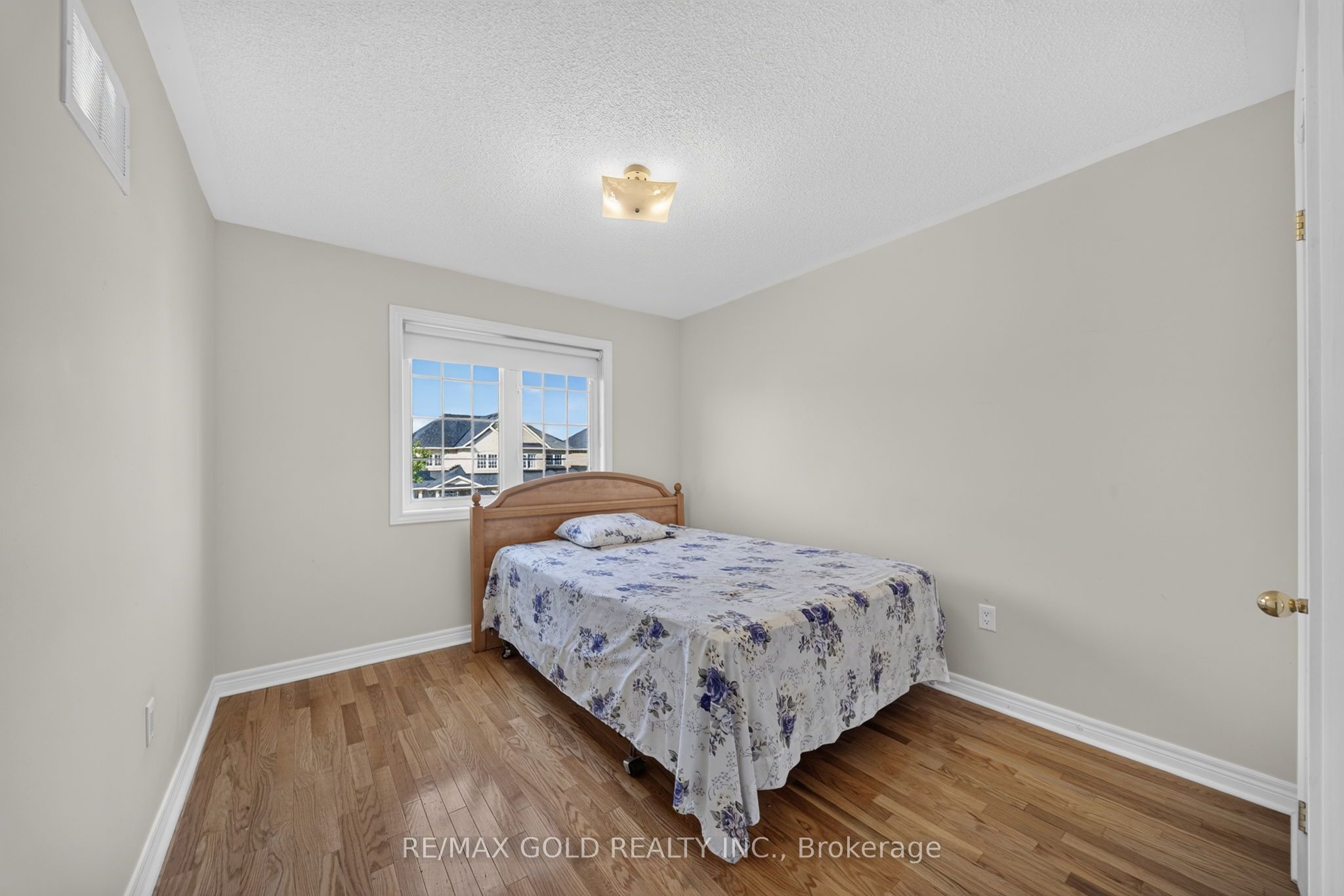 104 Everingham Circle Property Photo 27