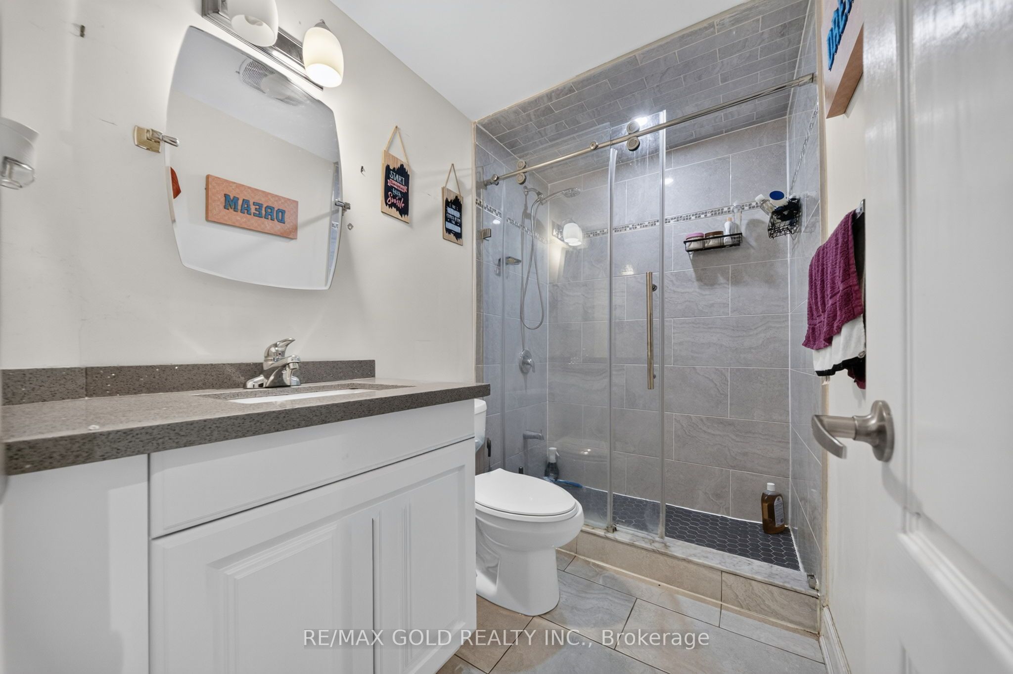 104 Everingham Circle Property Photo 38