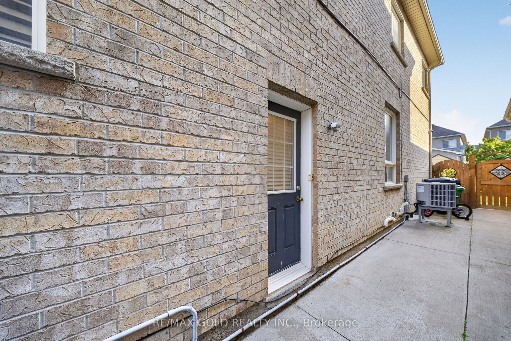 104 Everingham Circle Property Photo 41