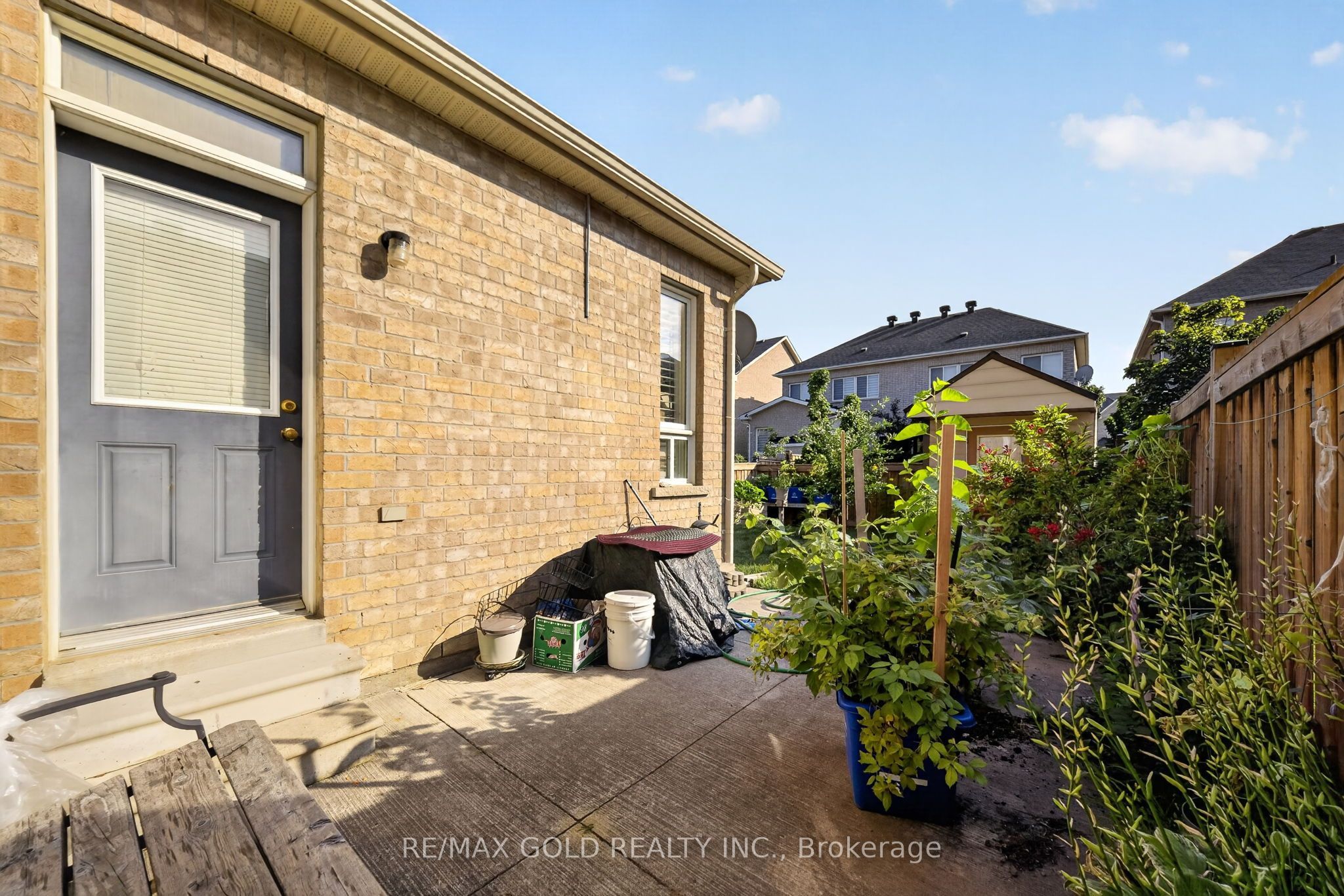 104 Everingham Circle Property Photo 42