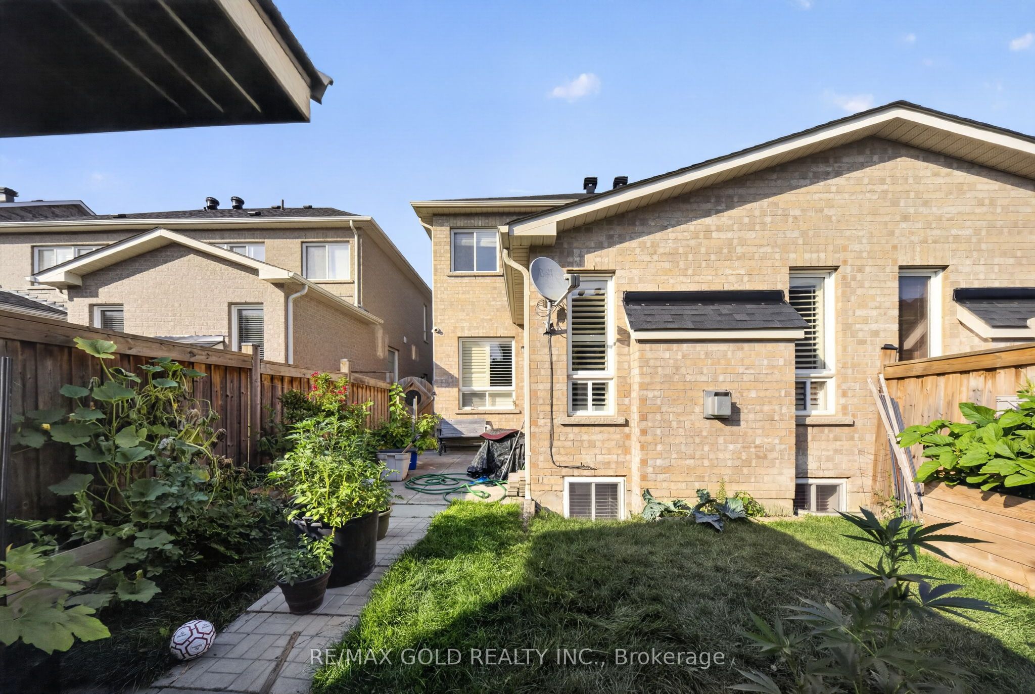 104 Everingham Circle Property Photo 43