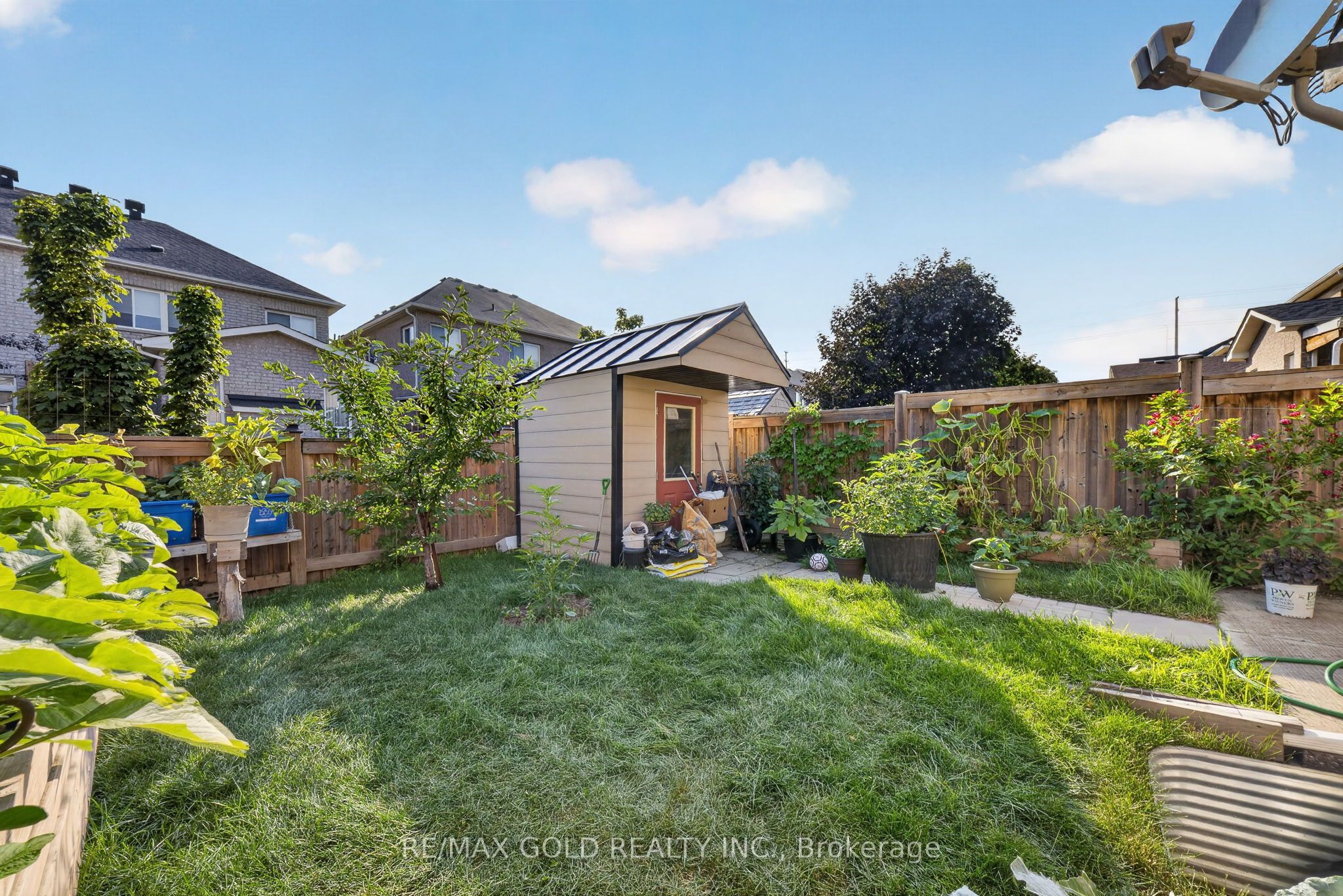 104 Everingham Circle Property Photo 44