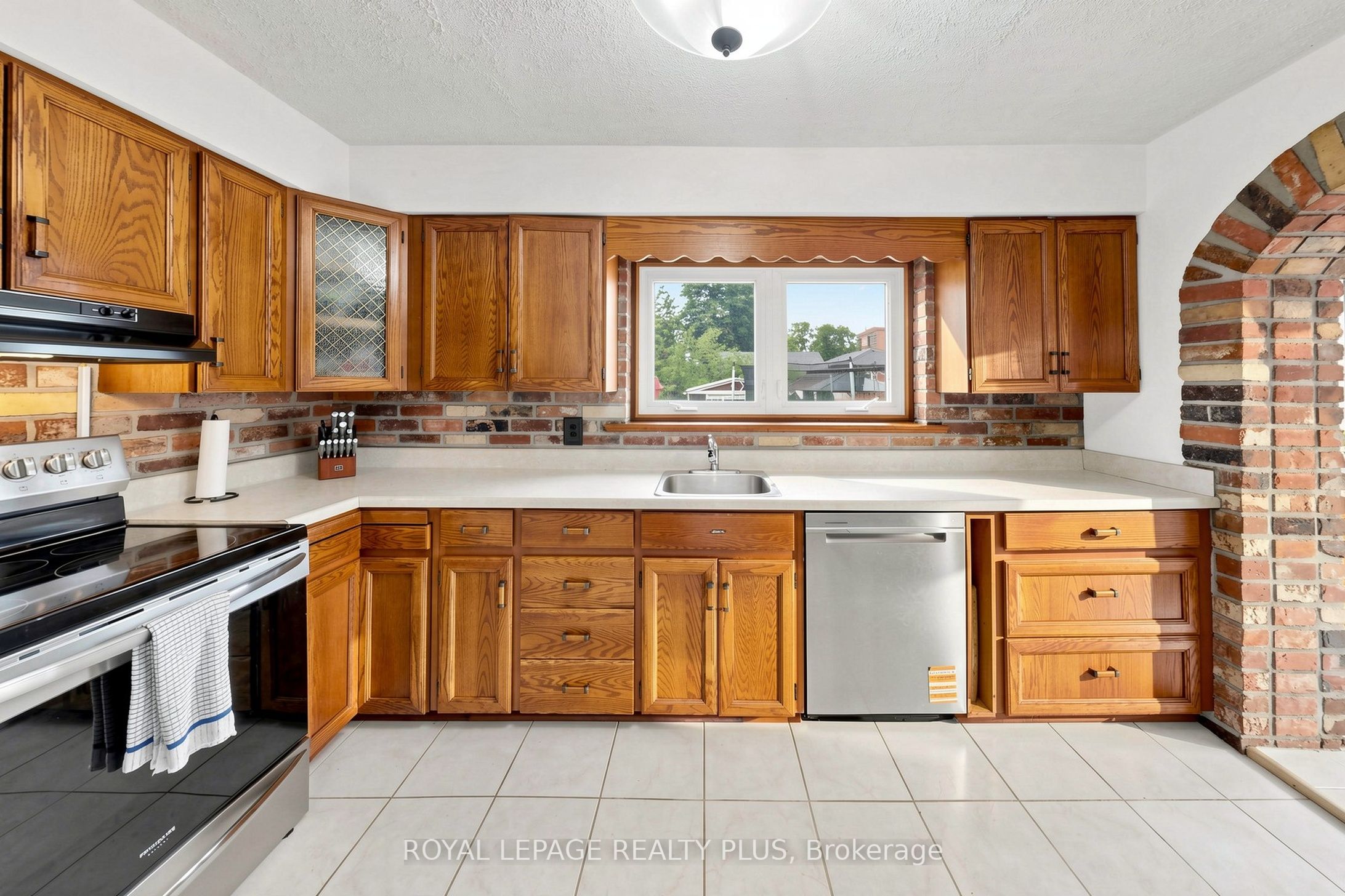 2359 Brookhurst Road Property Photo 11