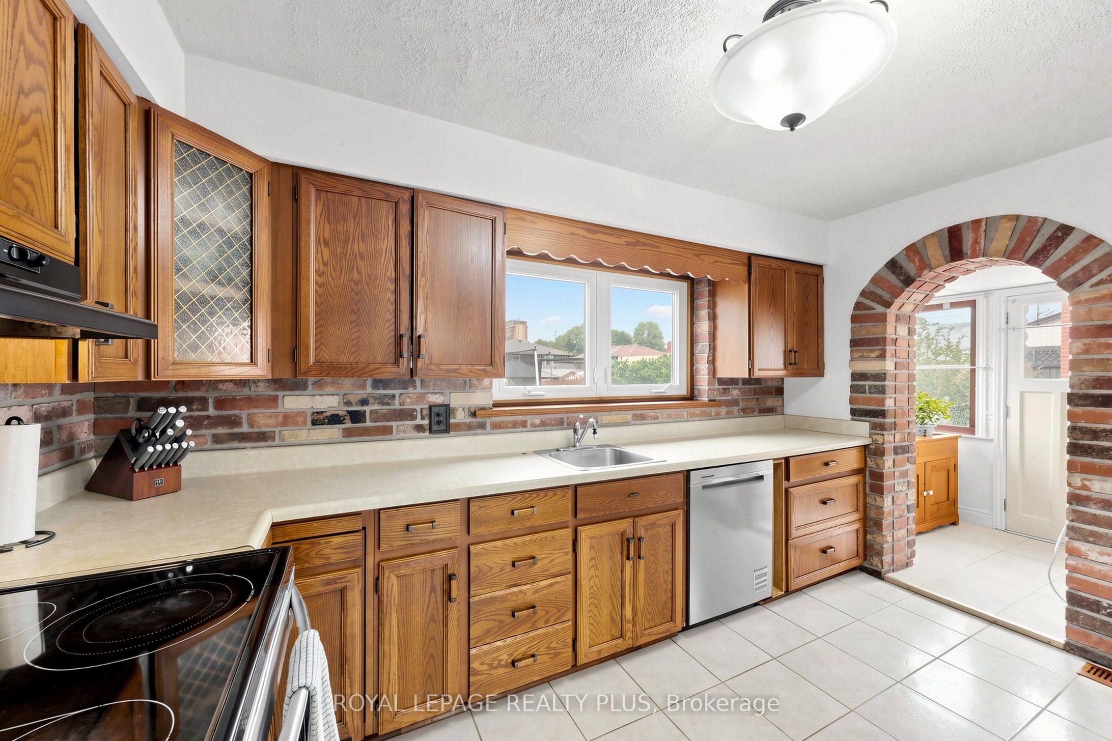 2359 Brookhurst Road Property Photo 12