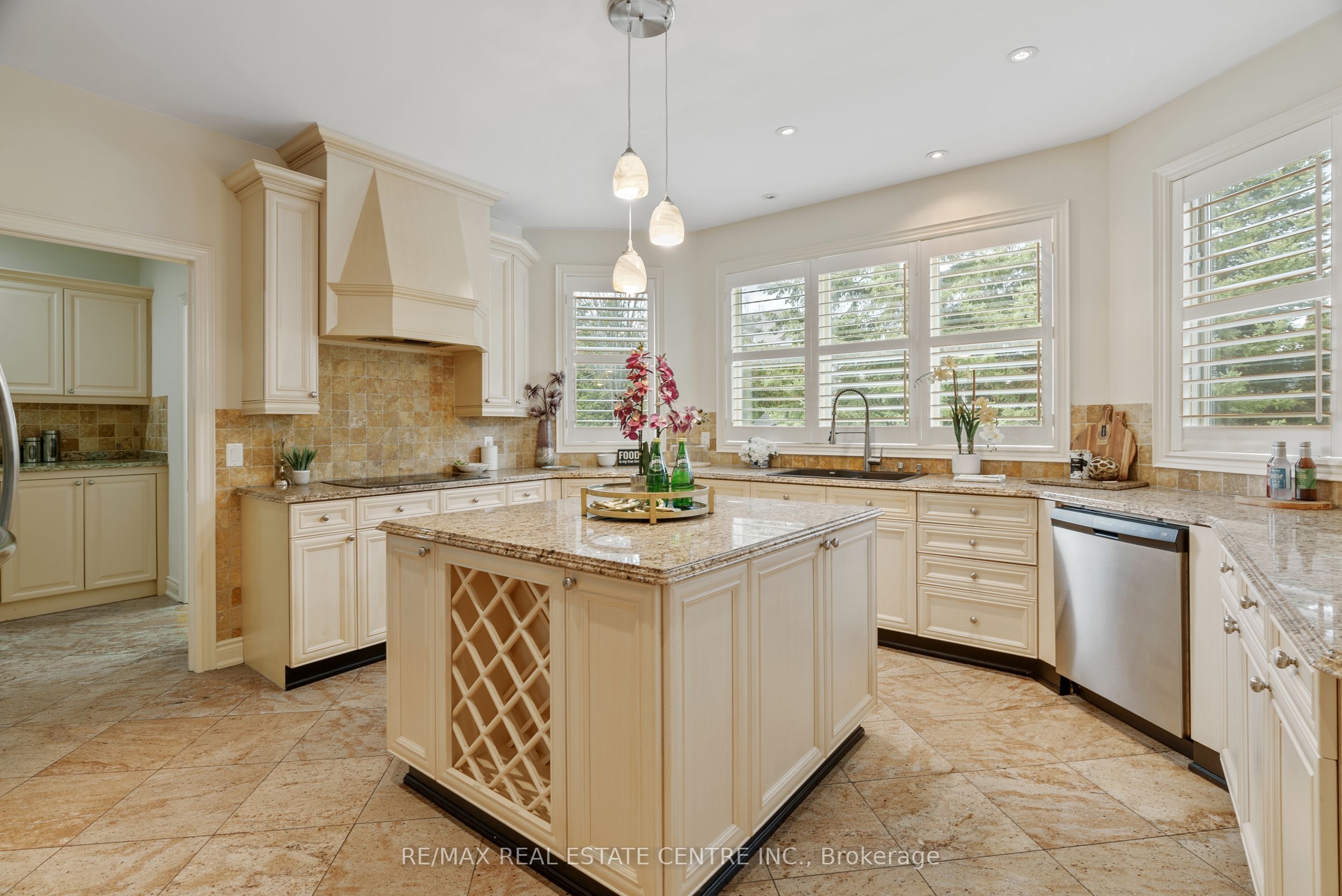 645 Cranleigh Court Property Photo 19