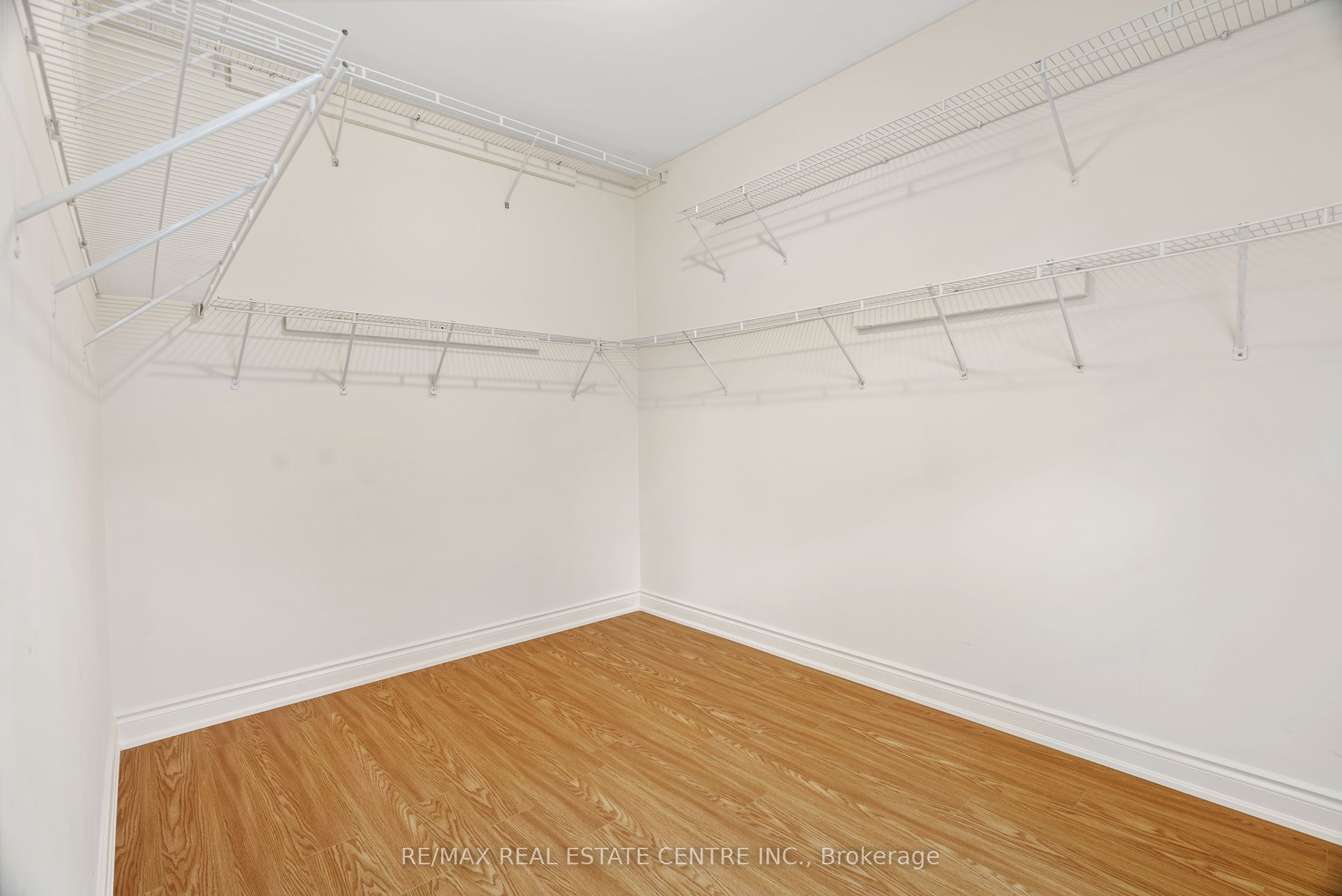 645 Cranleigh Court Property Photo 27