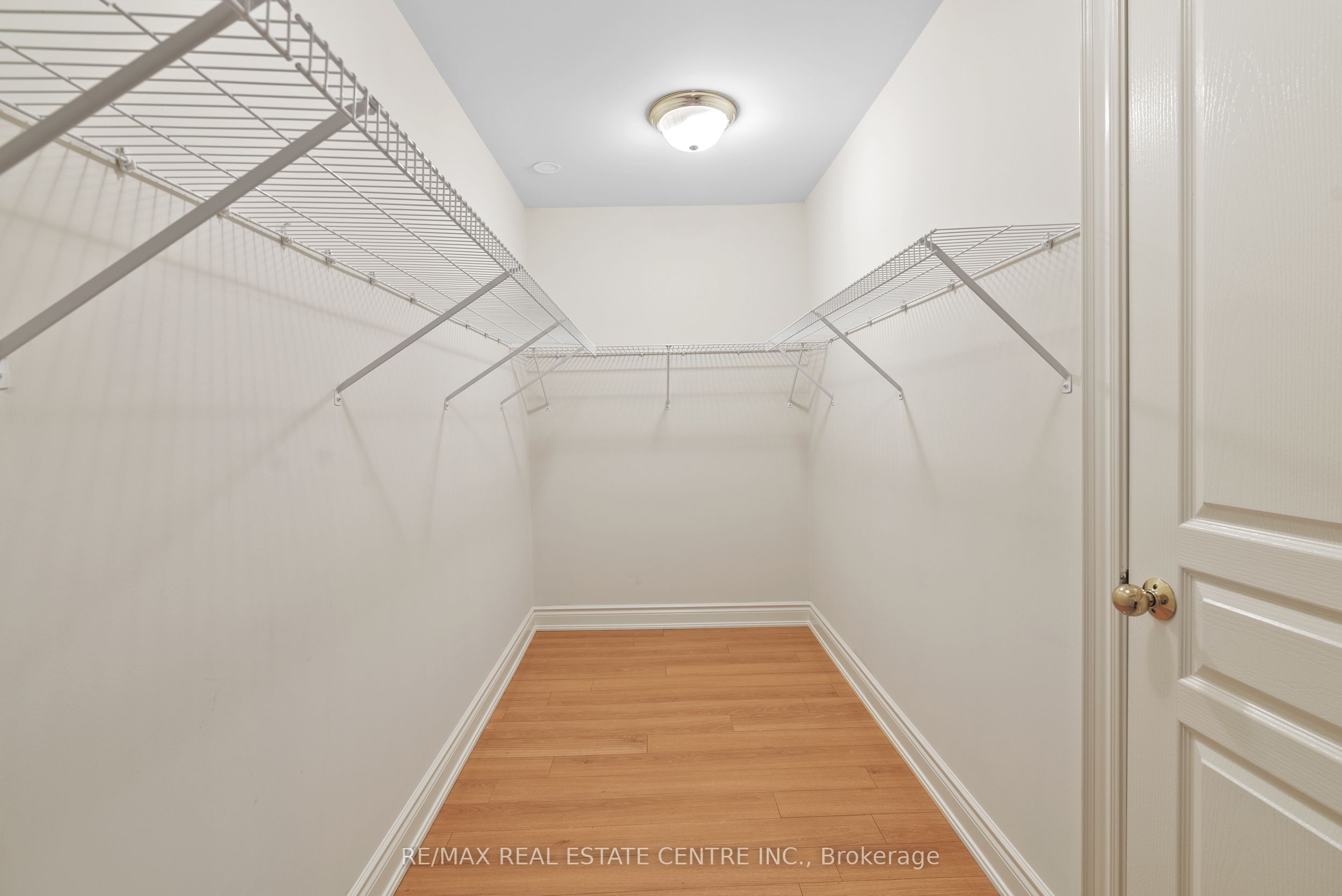 645 Cranleigh Court Property Photo 38