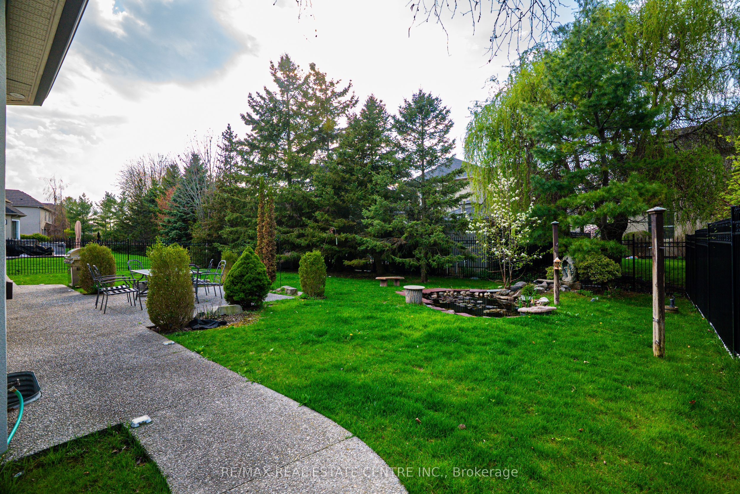 645 Cranleigh Court Property Photo 46
