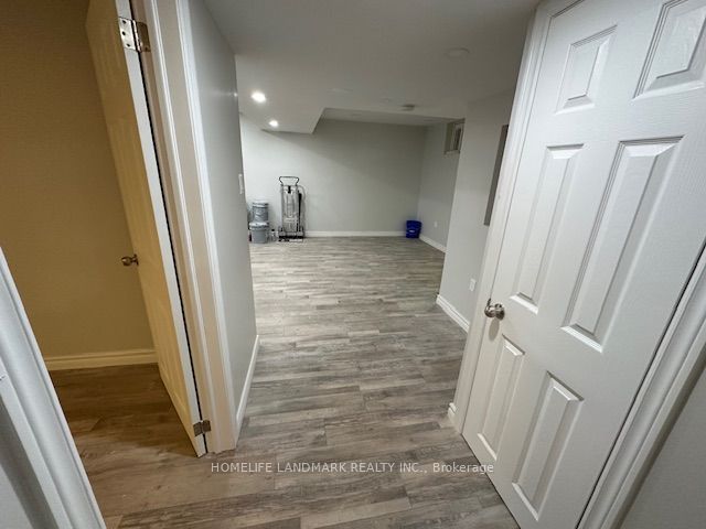 542 Wingrove Crescent Property Photo 4