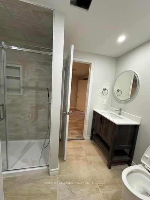 542 Wingrove Crescent Property Photo 8
