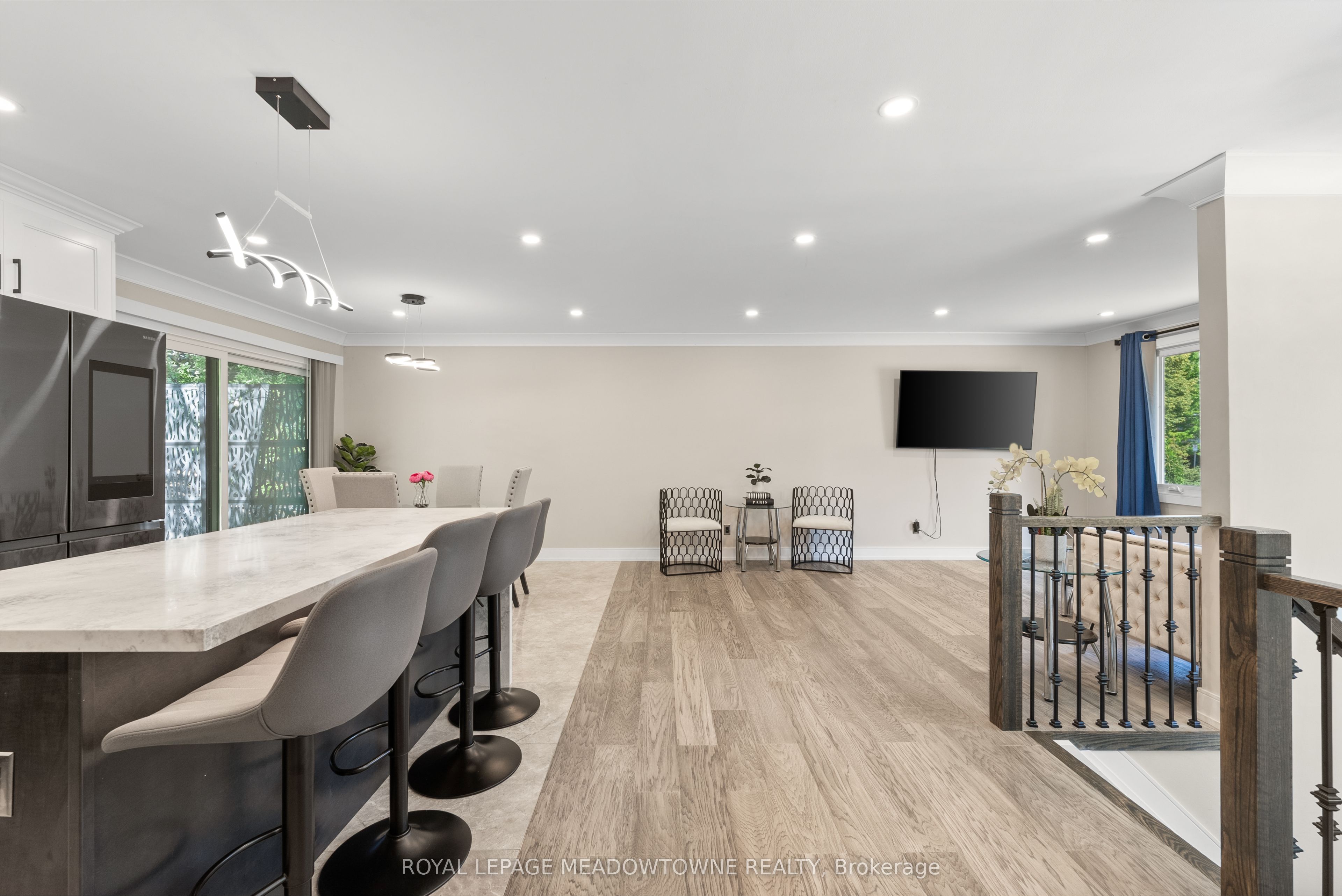 1268 Forest Hill Property Photo 4