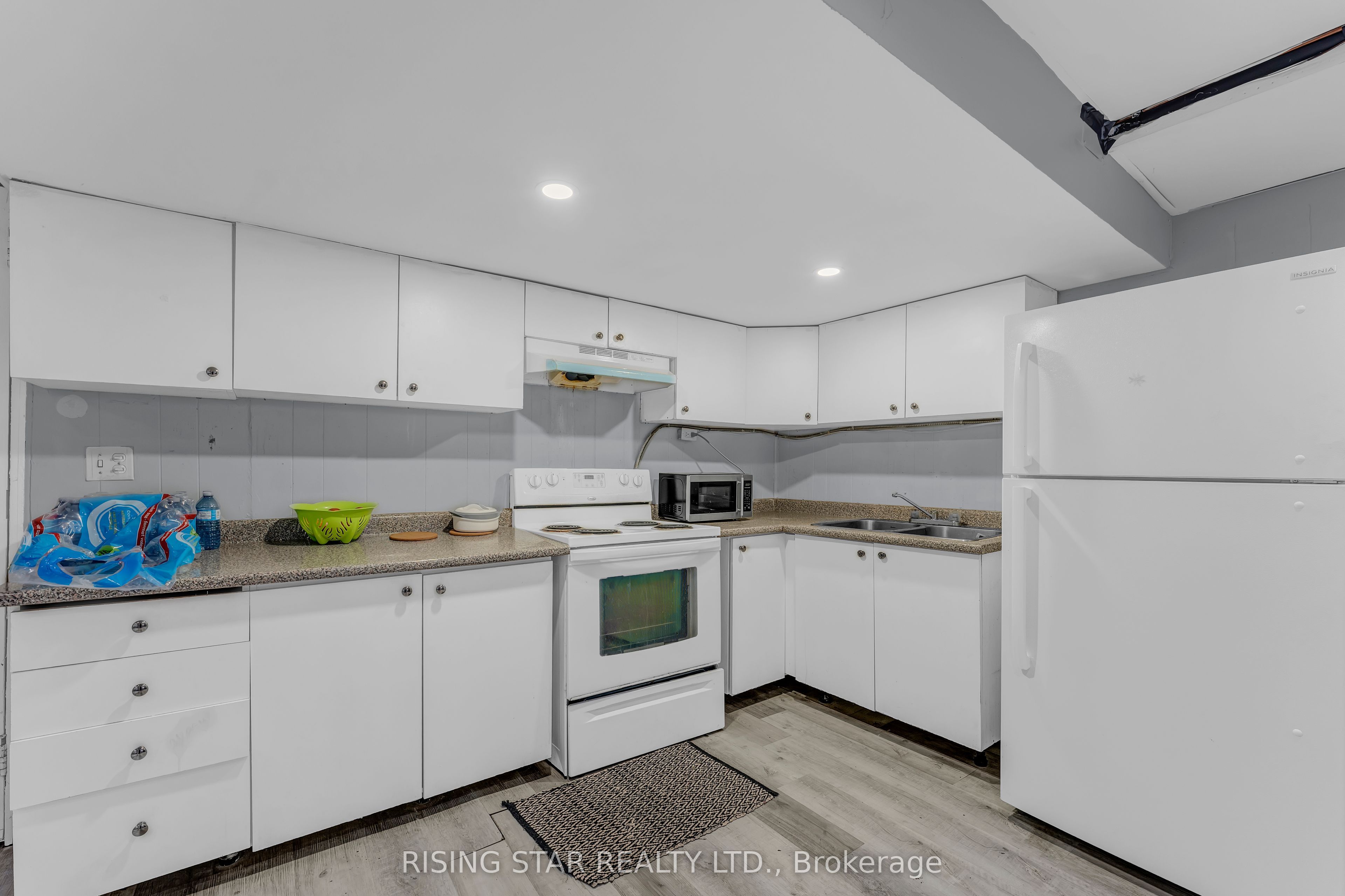 7440 Goreway Drive 2 Property Photo 11