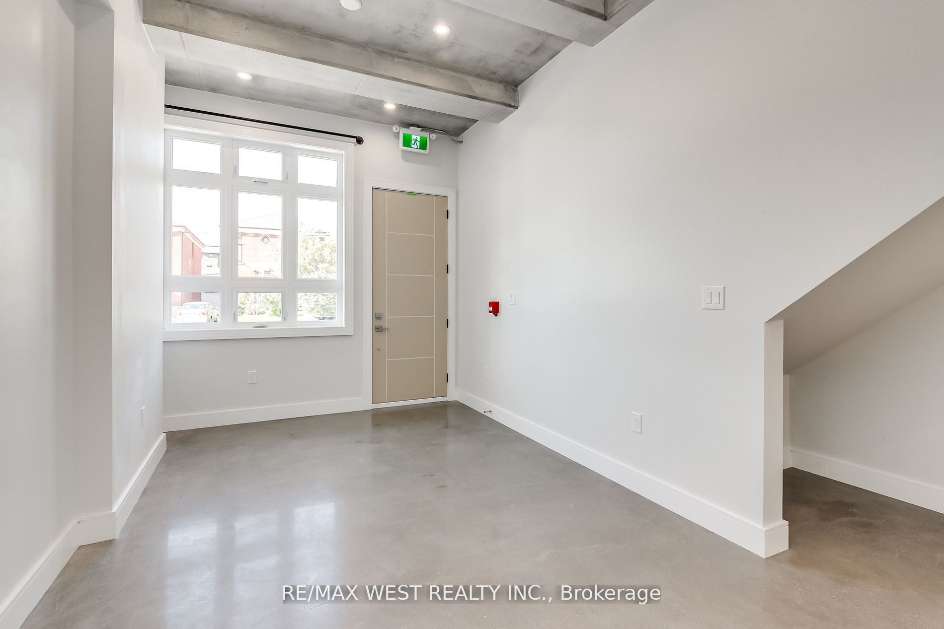1745 Keele Street 1 Property Photo 4