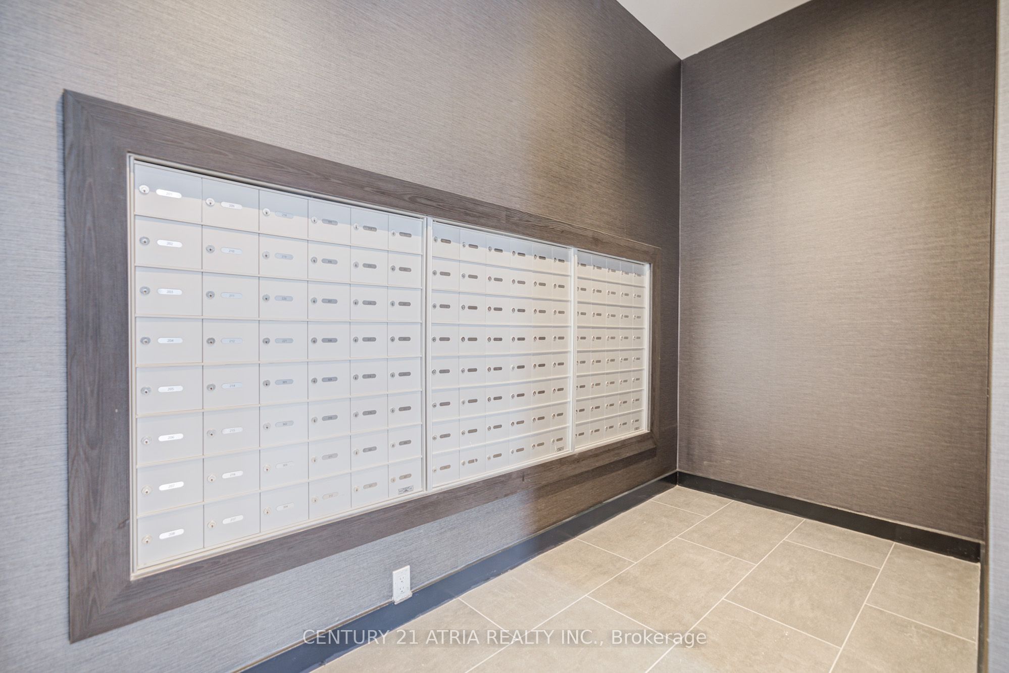 2475 Old Bronte Road 406 Property Photo 12