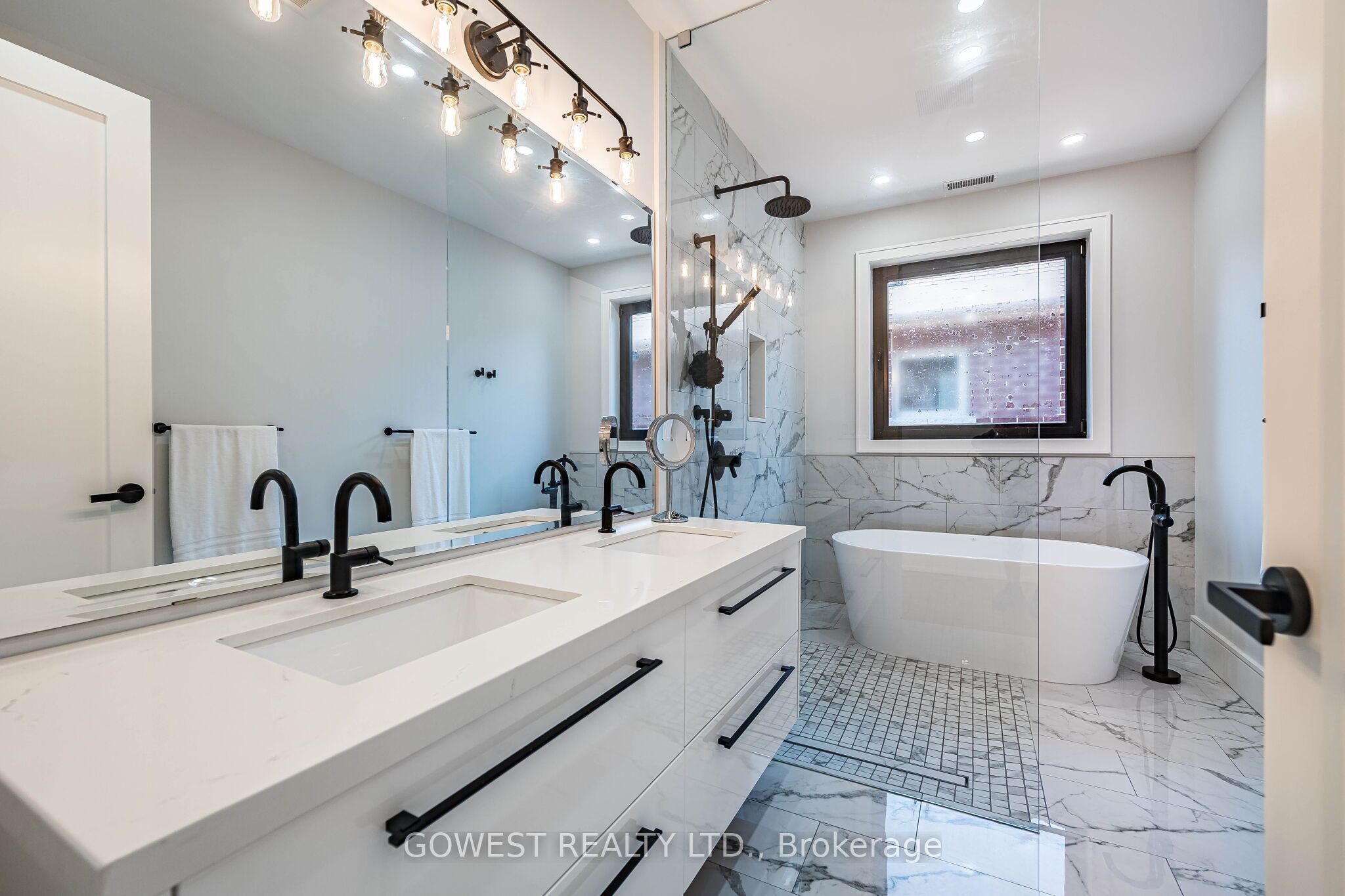 402 Niar Avenue Property Photo 25