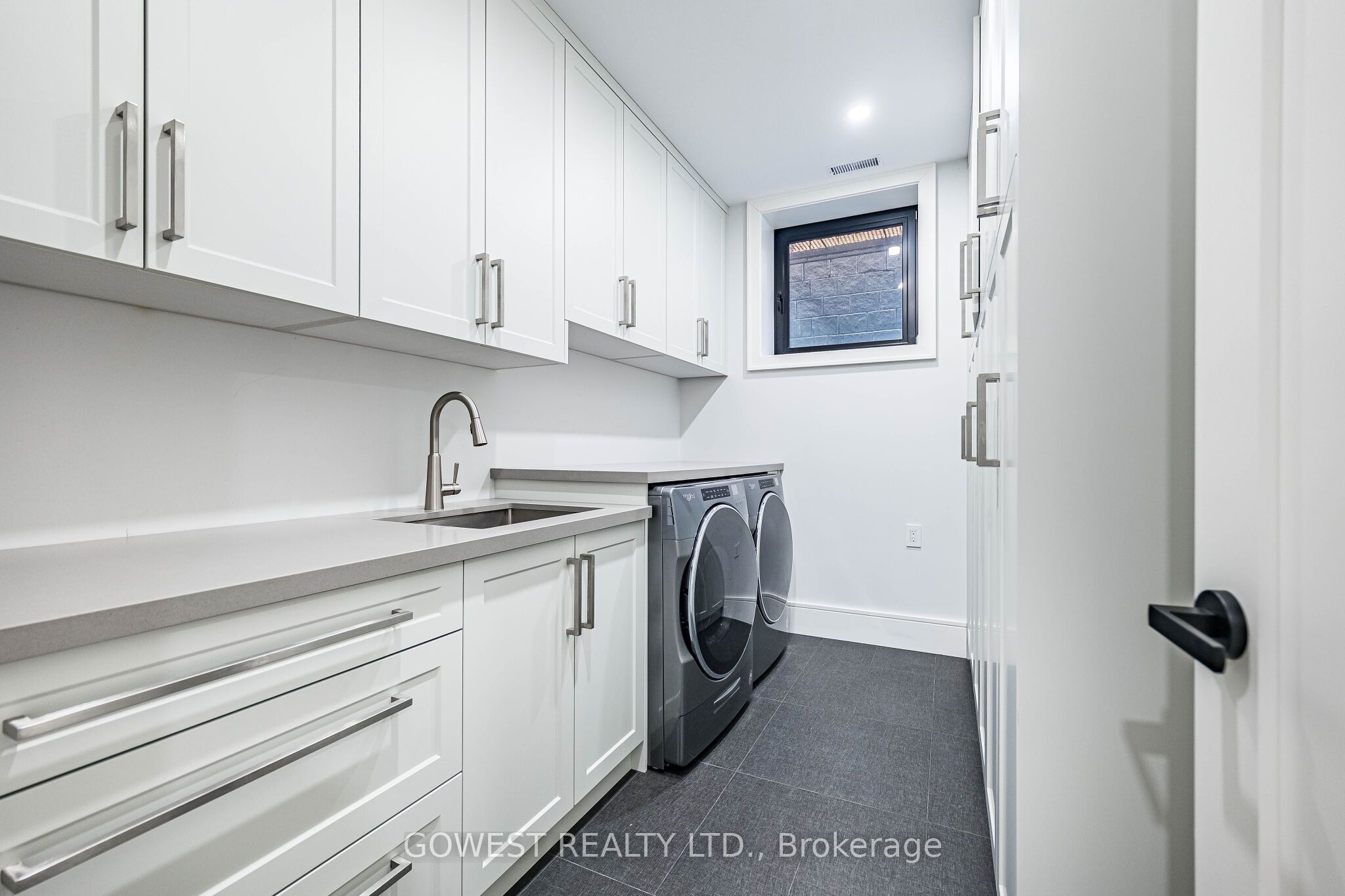 402 Niar Avenue Property Photo 41