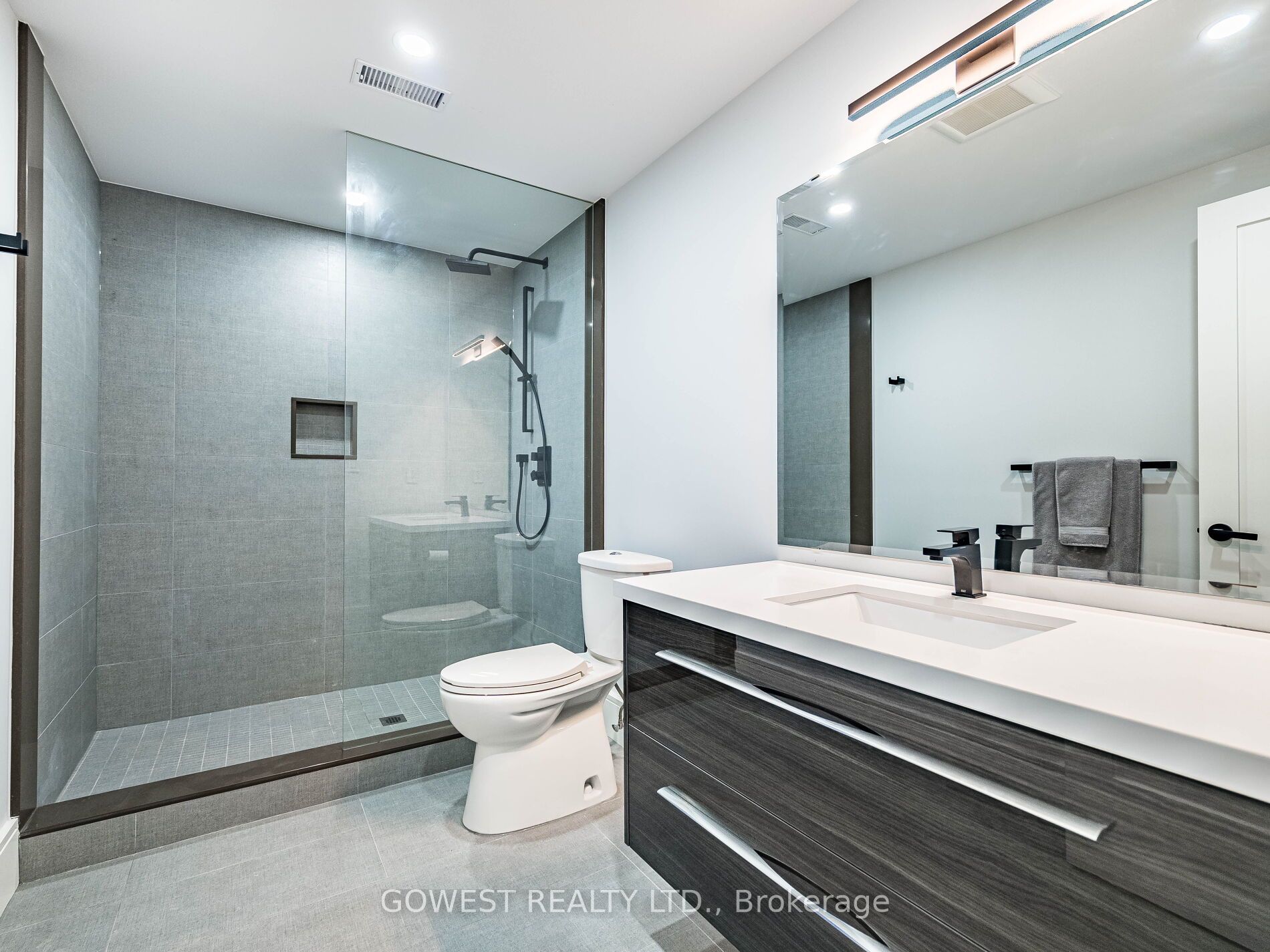 402 Niar Avenue Property Photo 42