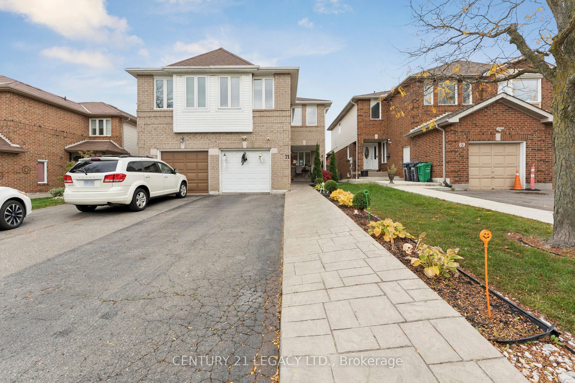 71 Townley Crescent Property Photo 1