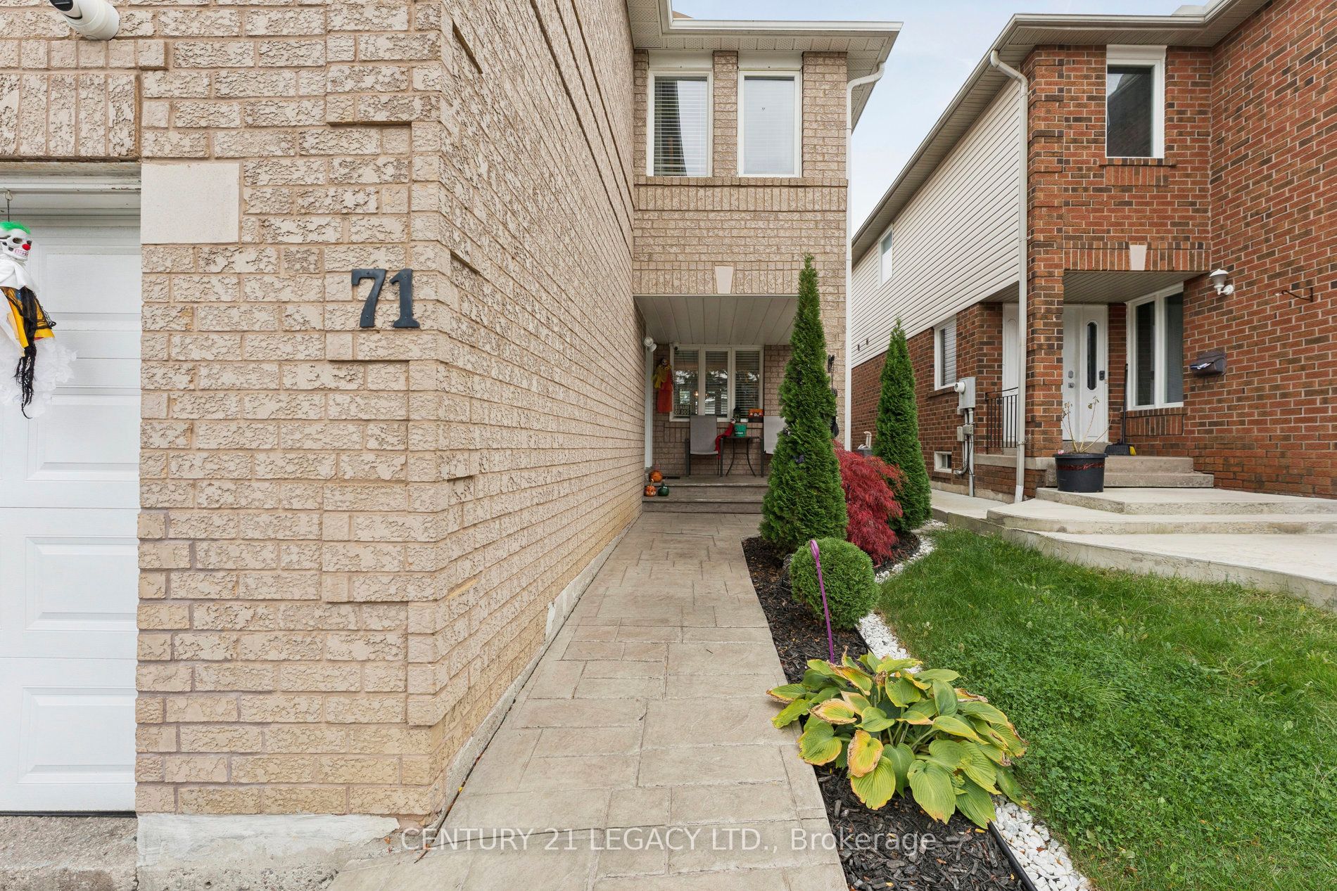 71 Townley Crescent Property Photo 2