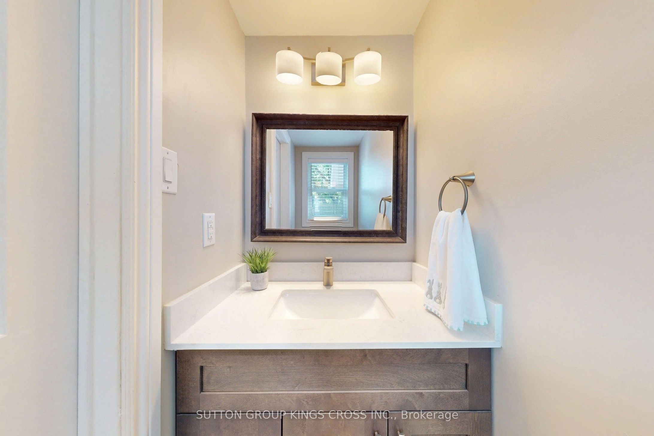 2575 Parmeer Drive 2 Property Photo 18