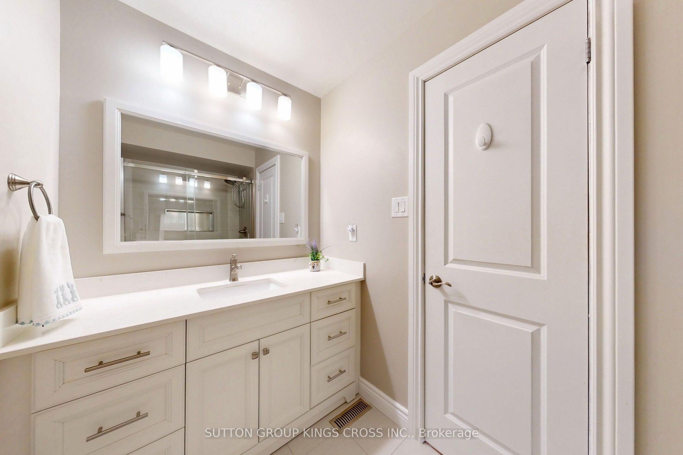 2575 Parmeer Drive 2 Property Photo 27