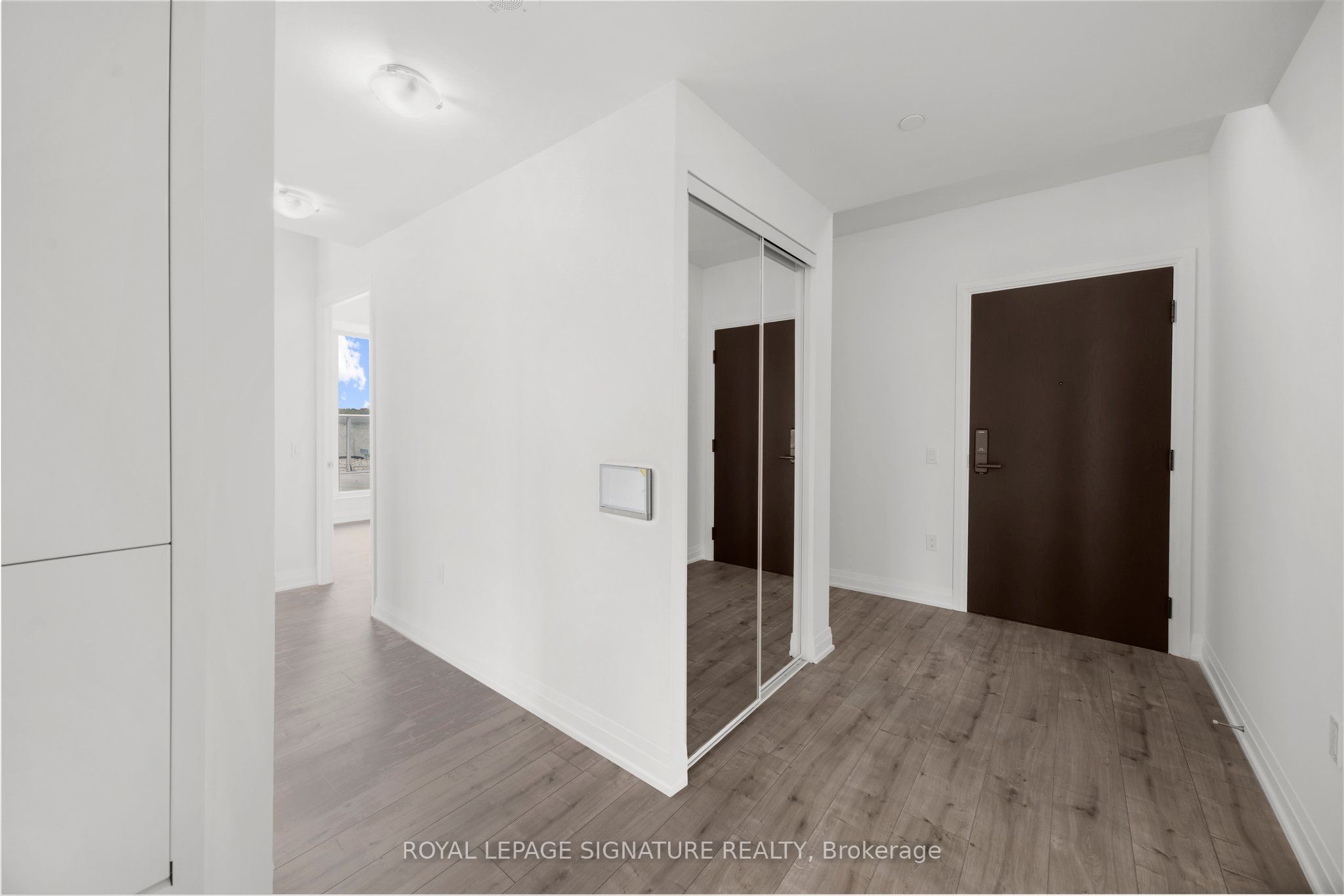 412 Silver Maple Road 716 Property Photo 5
