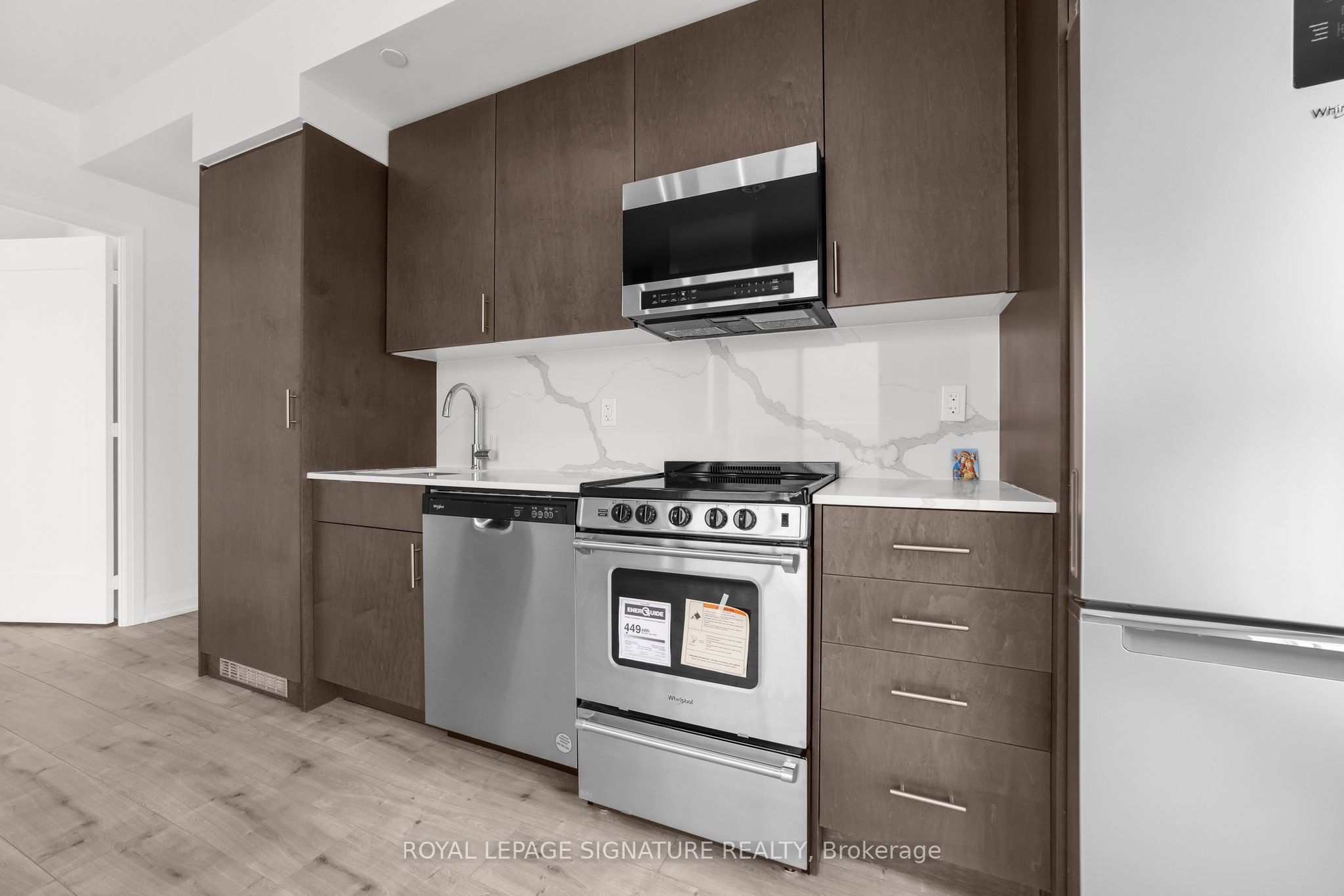 412 Silver Maple Road 716 Property Photo 16