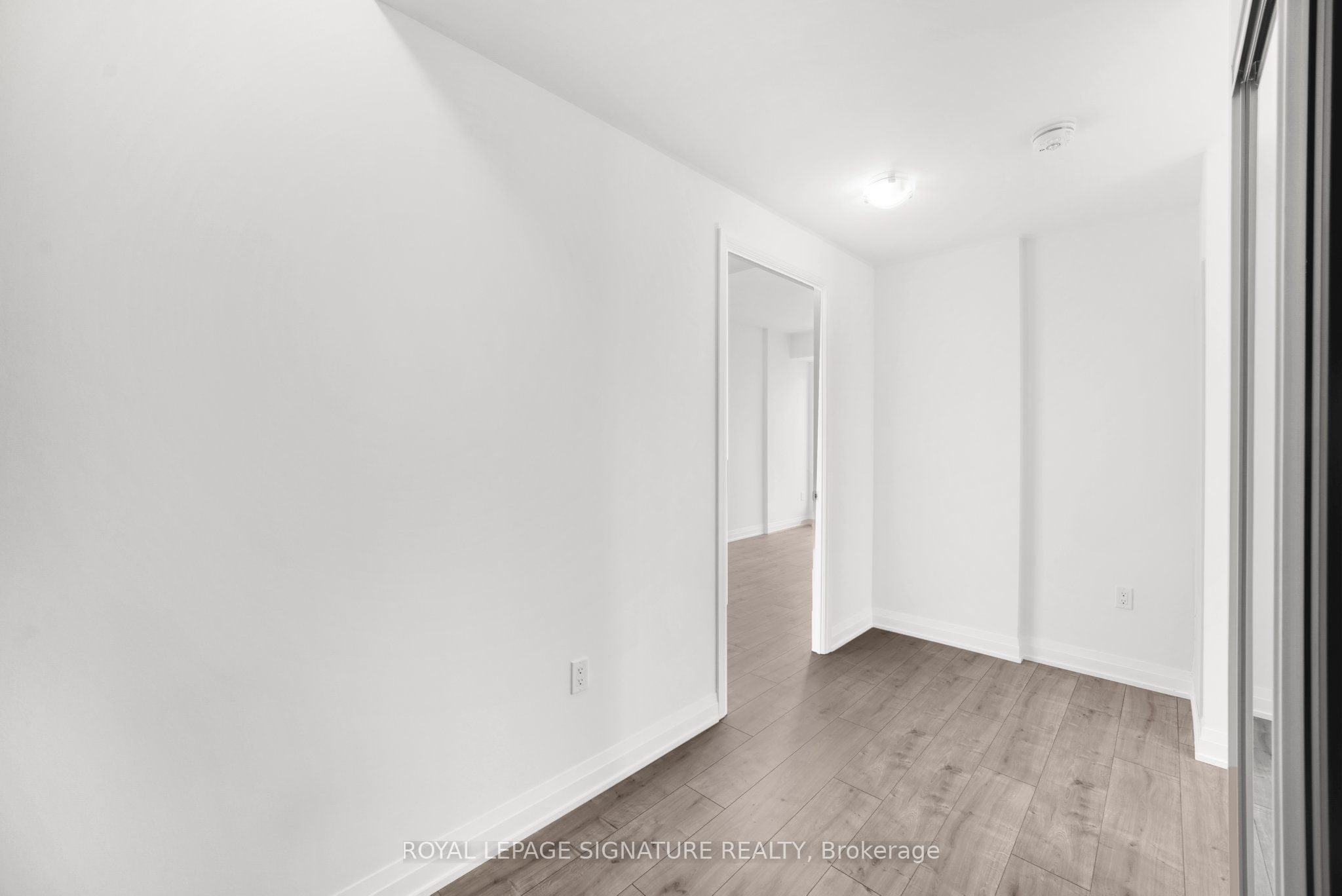 412 Silver Maple Road 716 Property Photo 19